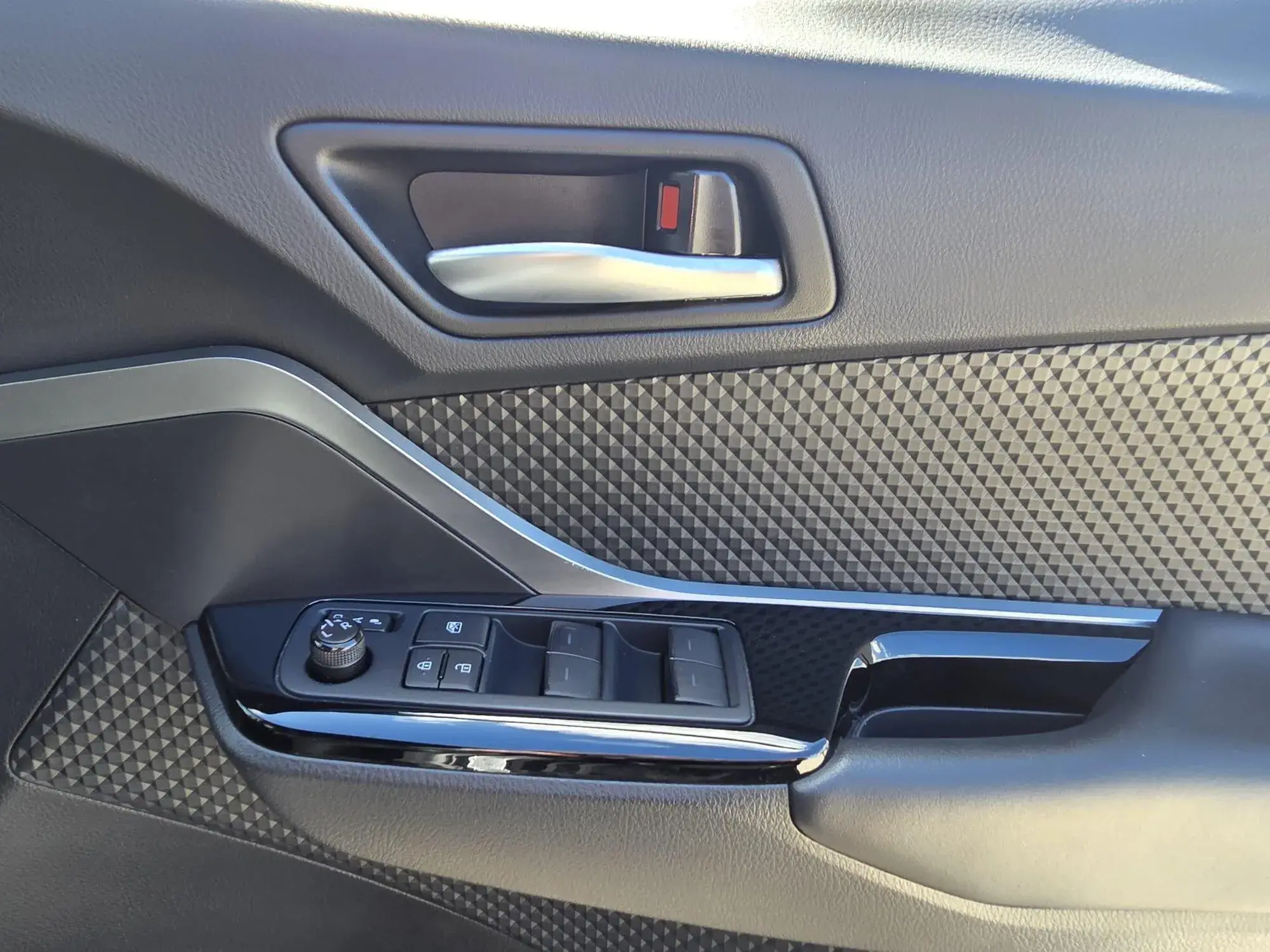 Toyota C-HR Self-Charging Hybrid Image 20