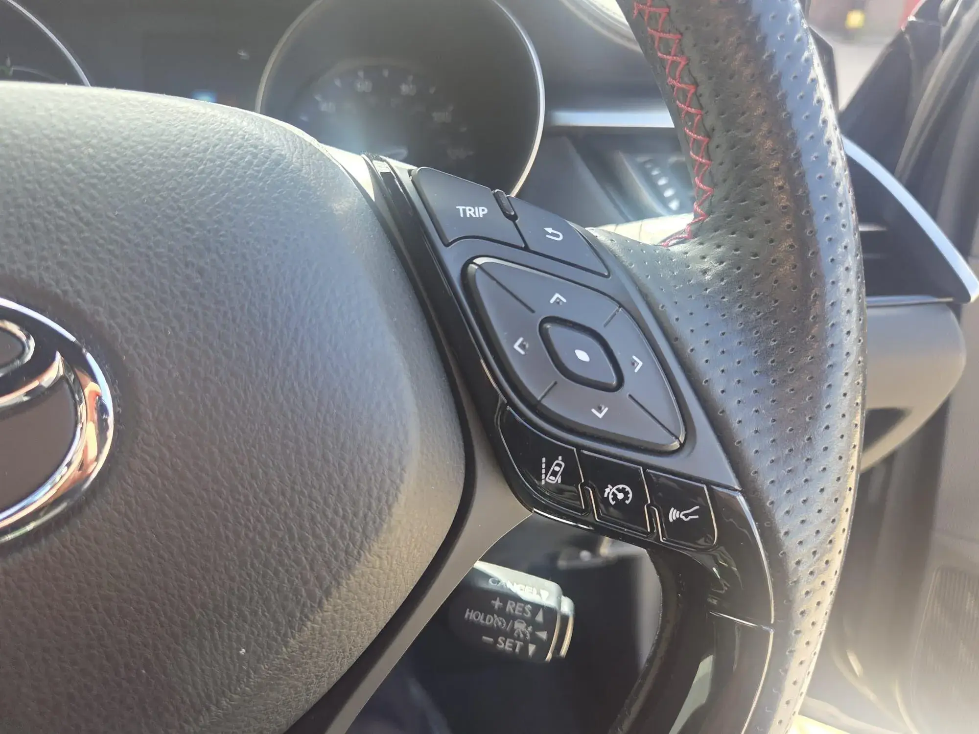 Toyota C-HR Self-Charging Hybrid Image 23