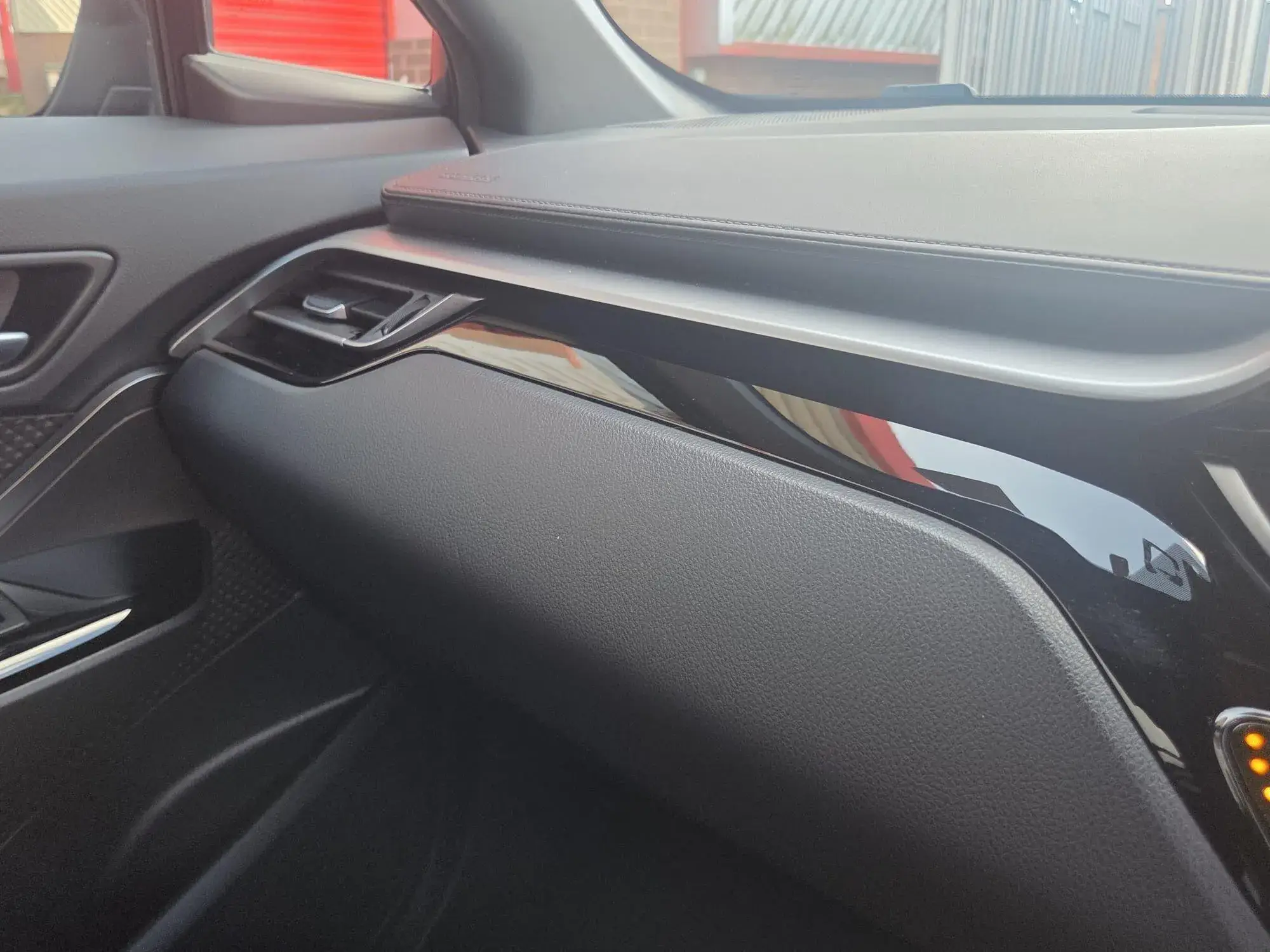 Toyota C-HR Self-Charging Hybrid Image 37