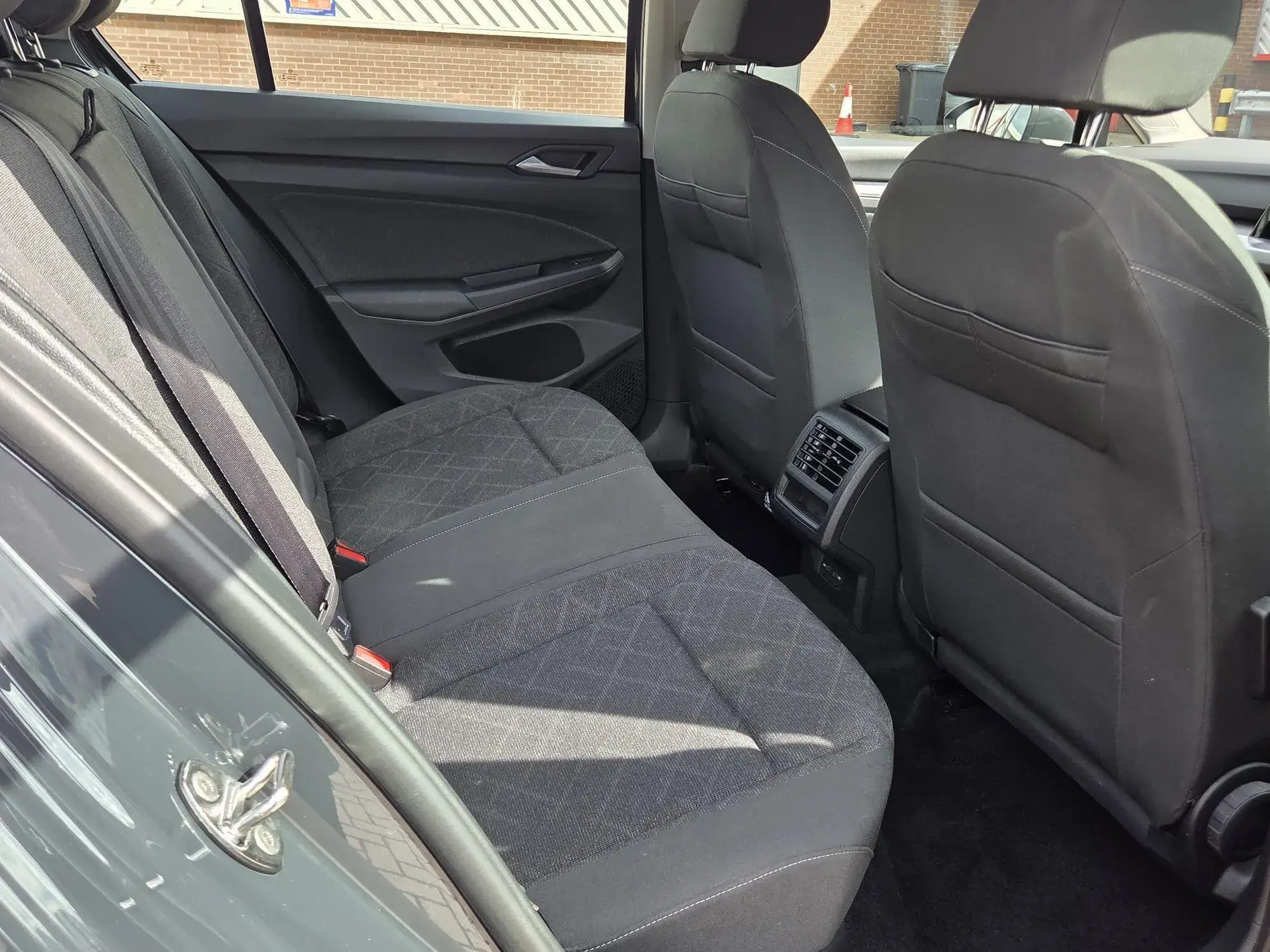 Volkswagen Golf Image 12