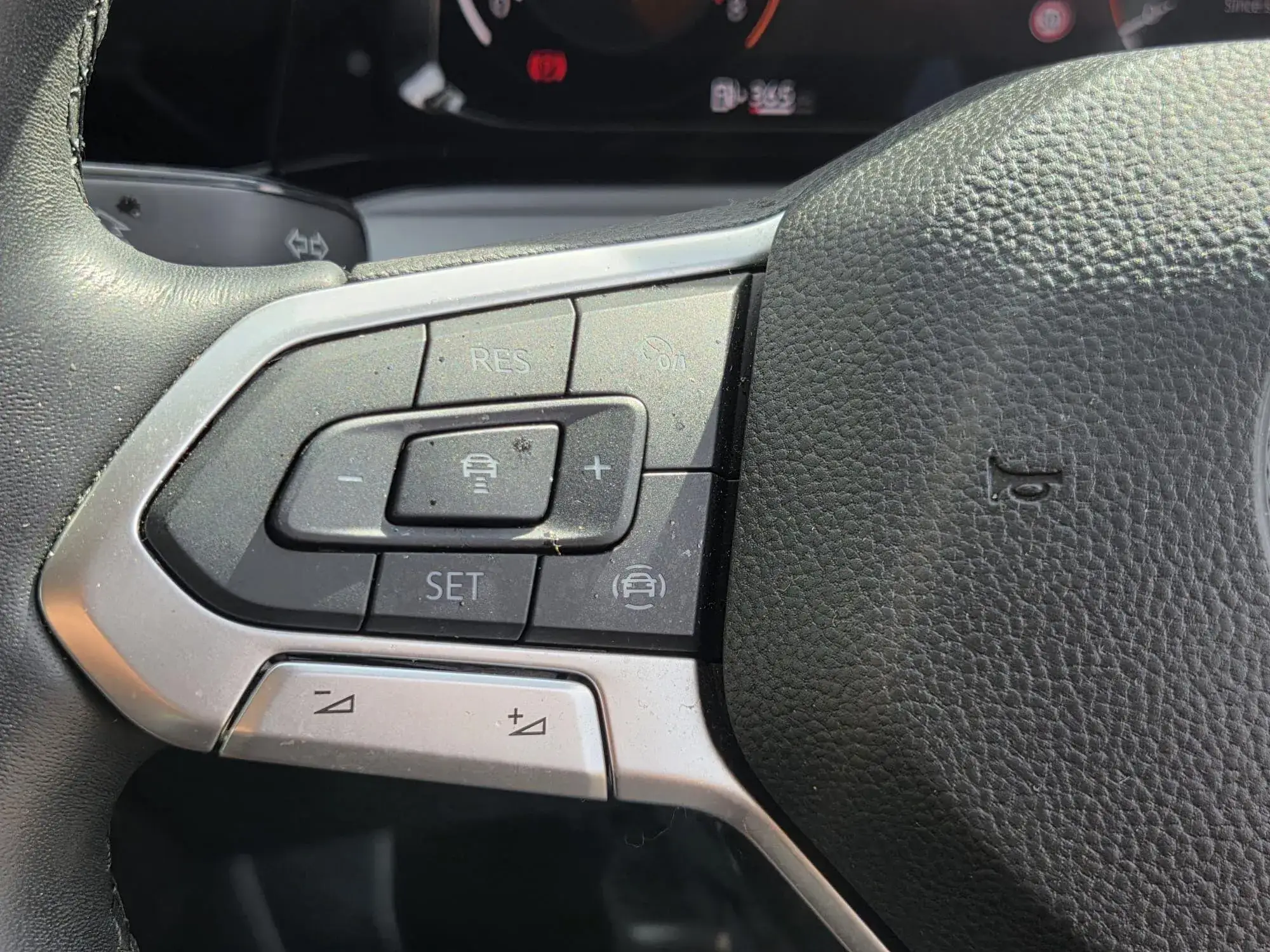 Volkswagen Golf Image 16