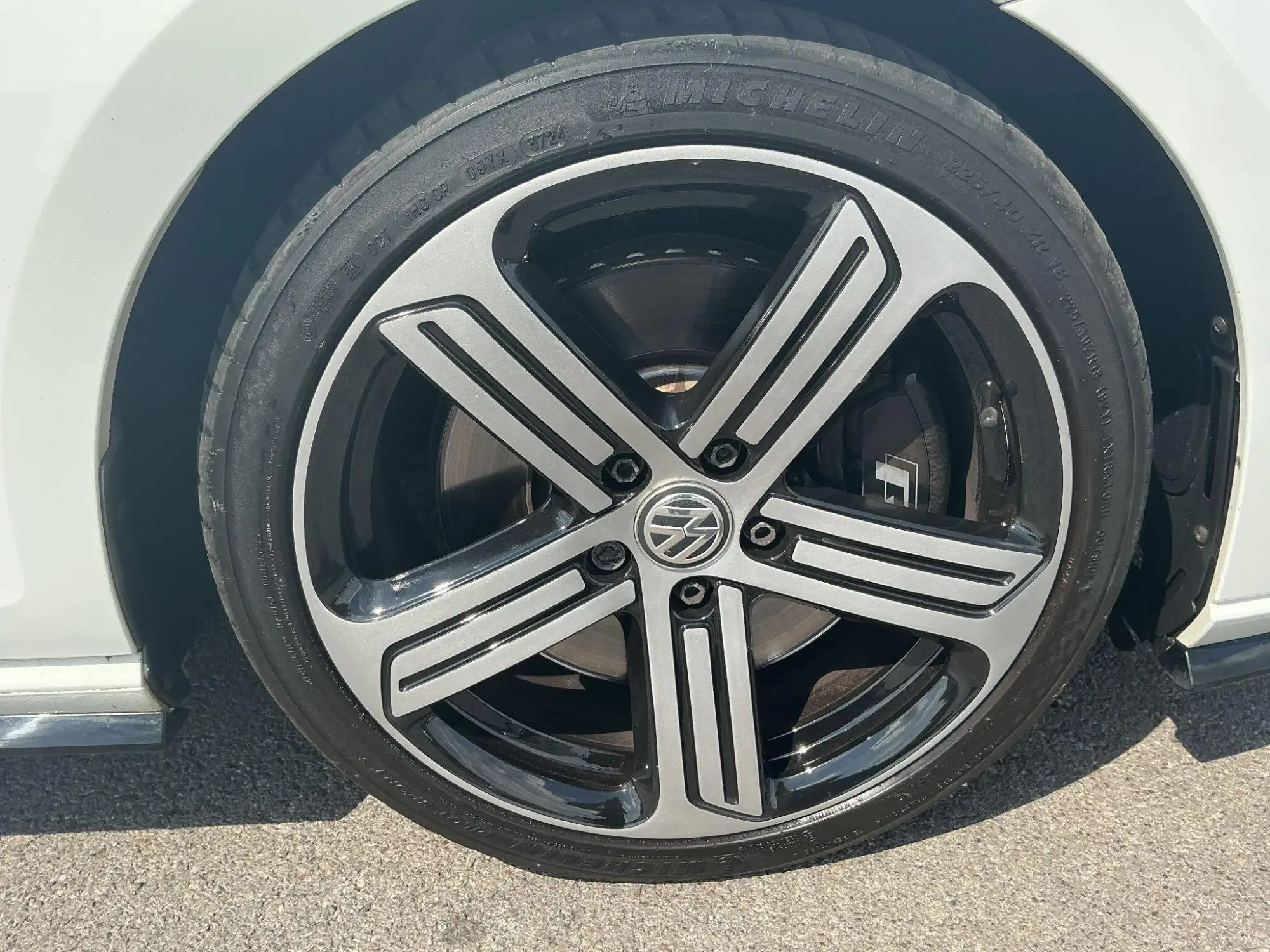 Volkswagen Golf Image 10