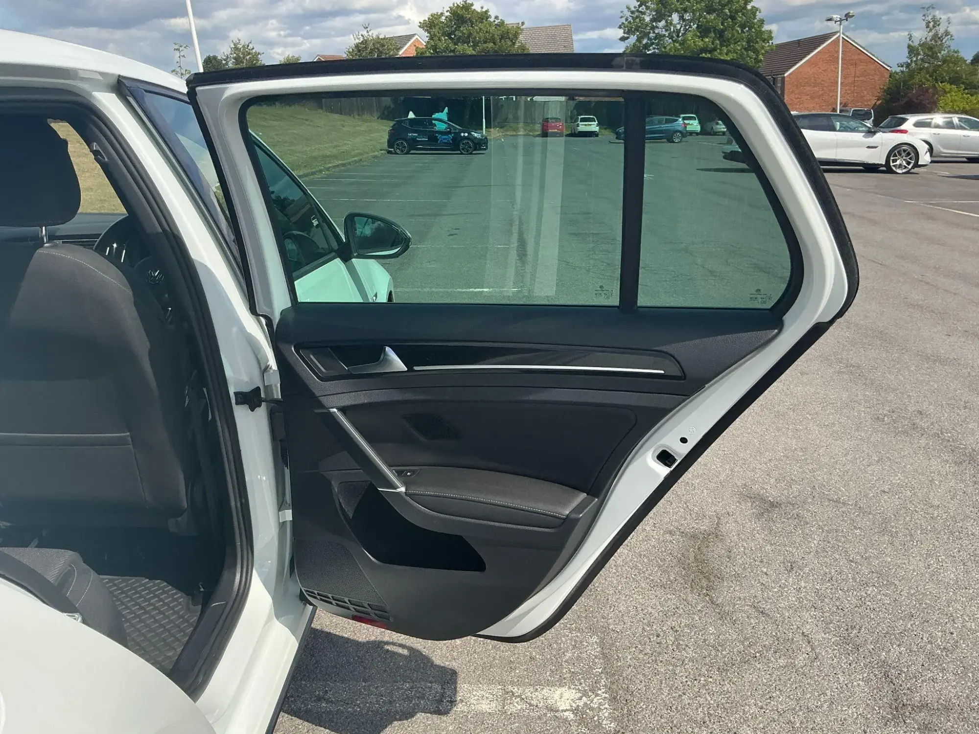 Volkswagen Golf Image 21