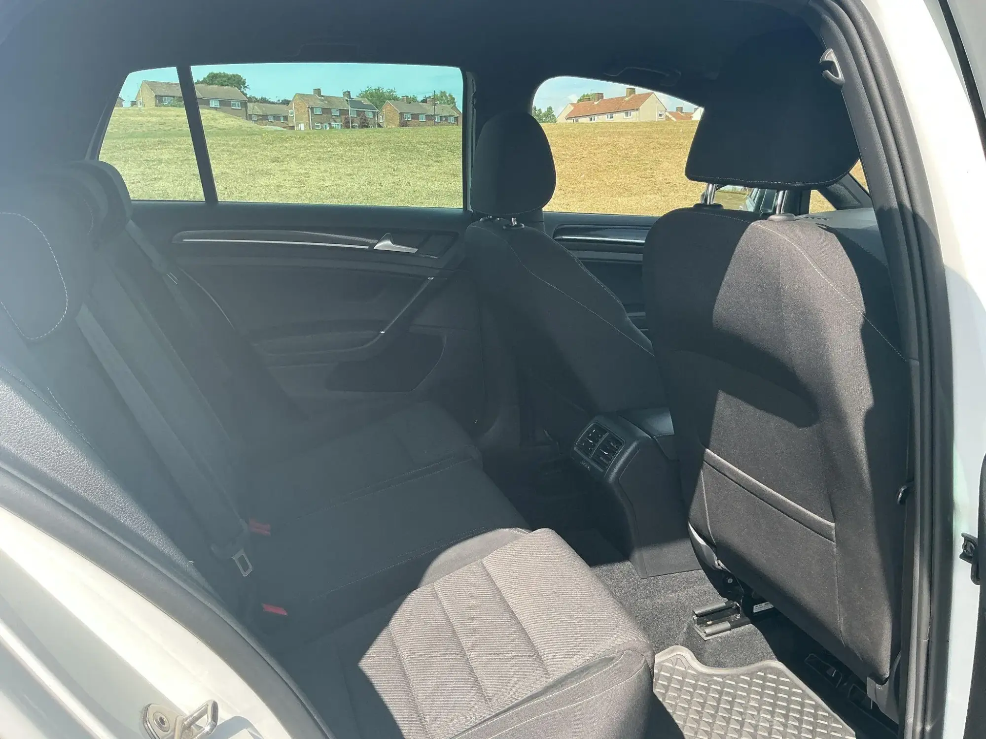 Volkswagen Golf Image 24
