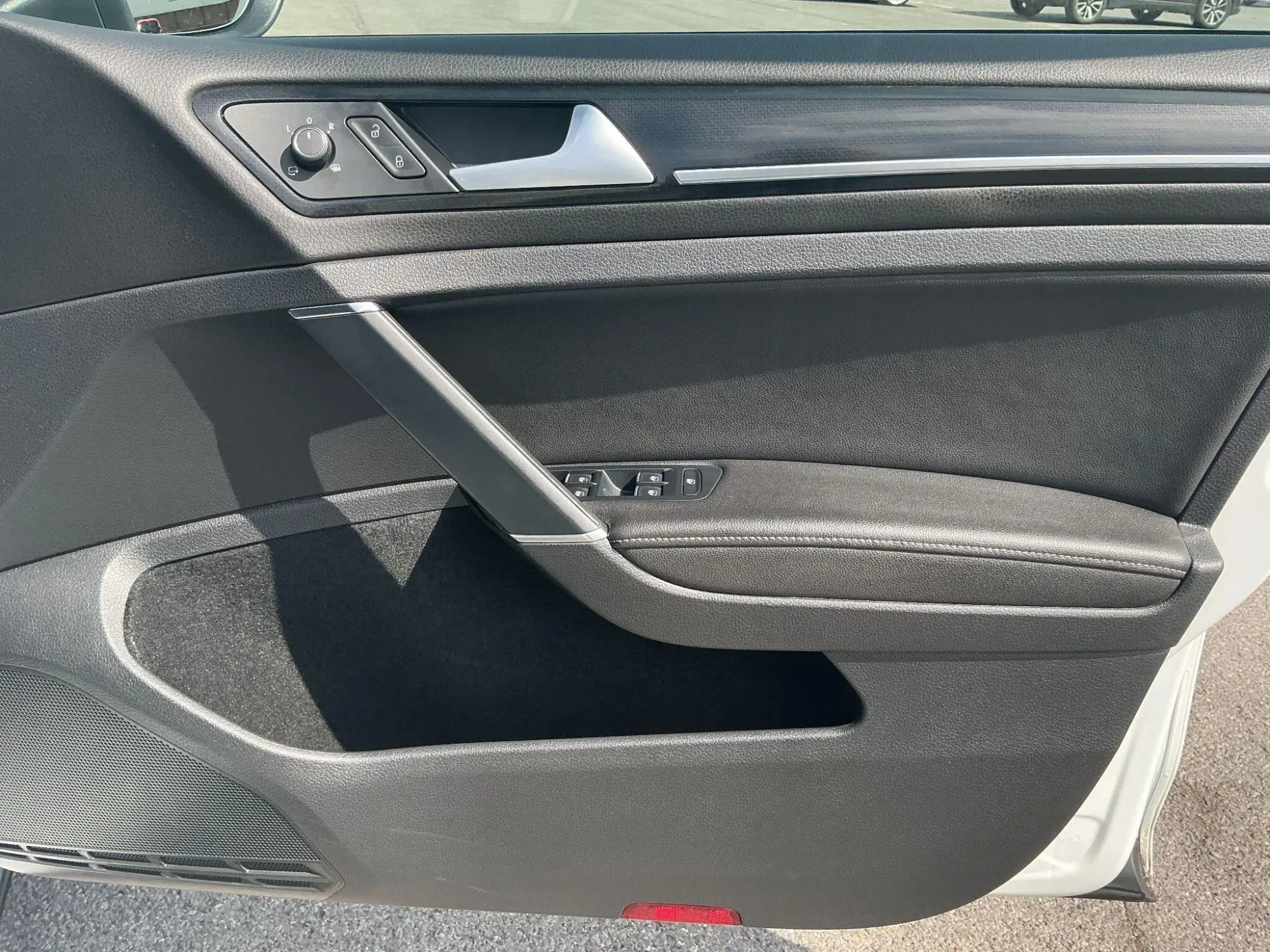 Volkswagen Golf Image 32