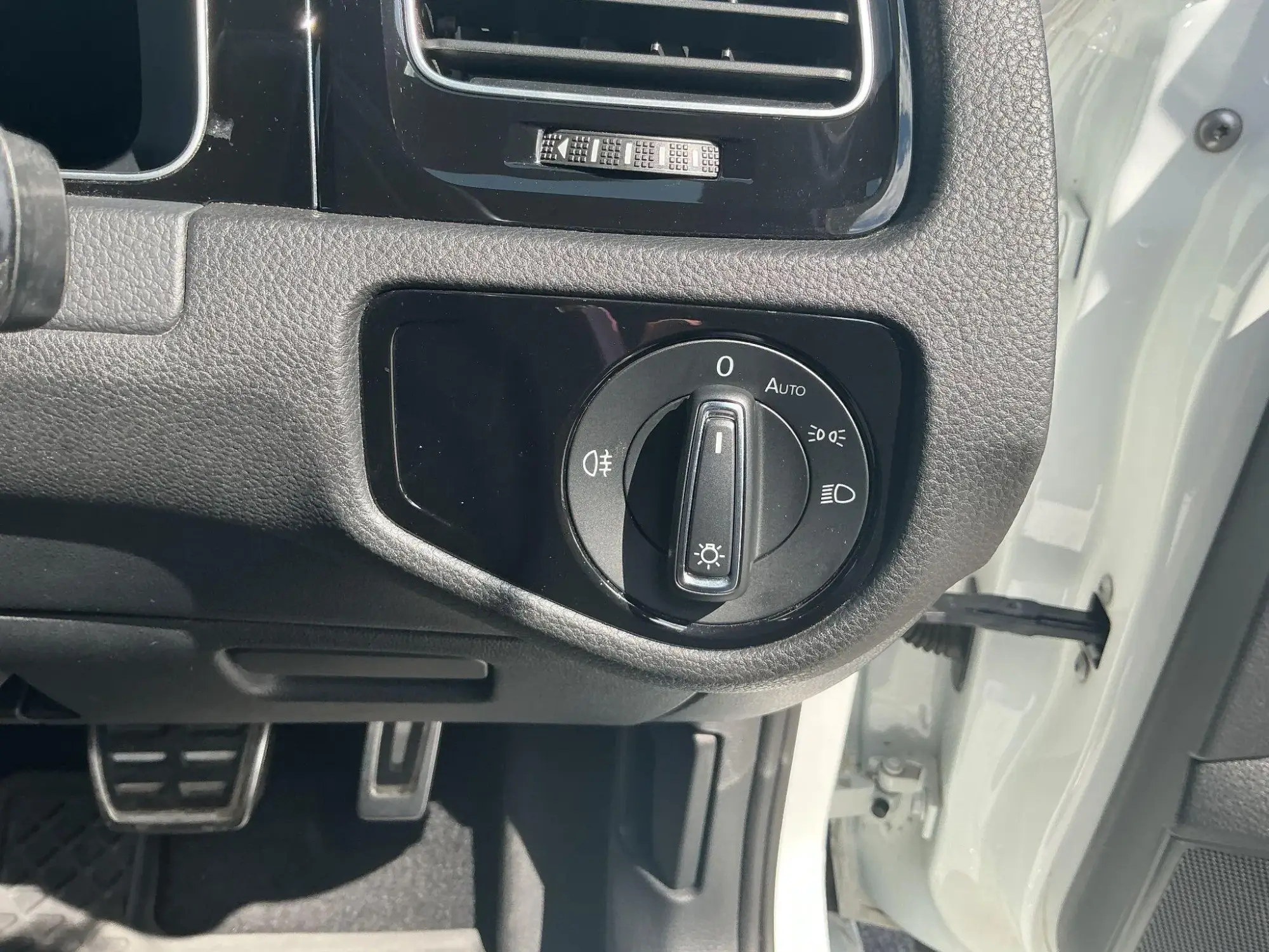 Volkswagen Golf Image 36
