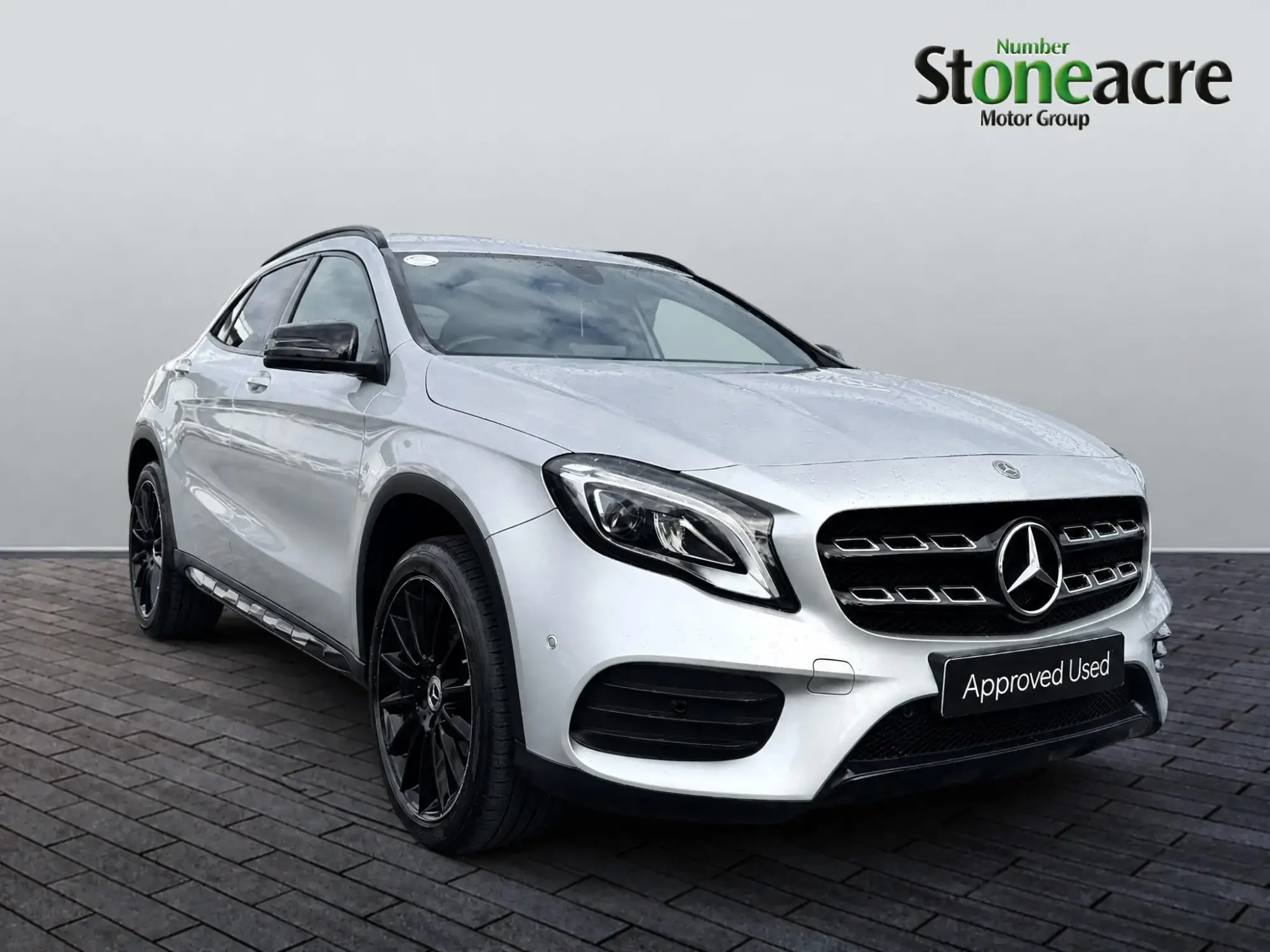Mercedes-Benz GLA Image 1 Mercedes-Benz GLA Image 1