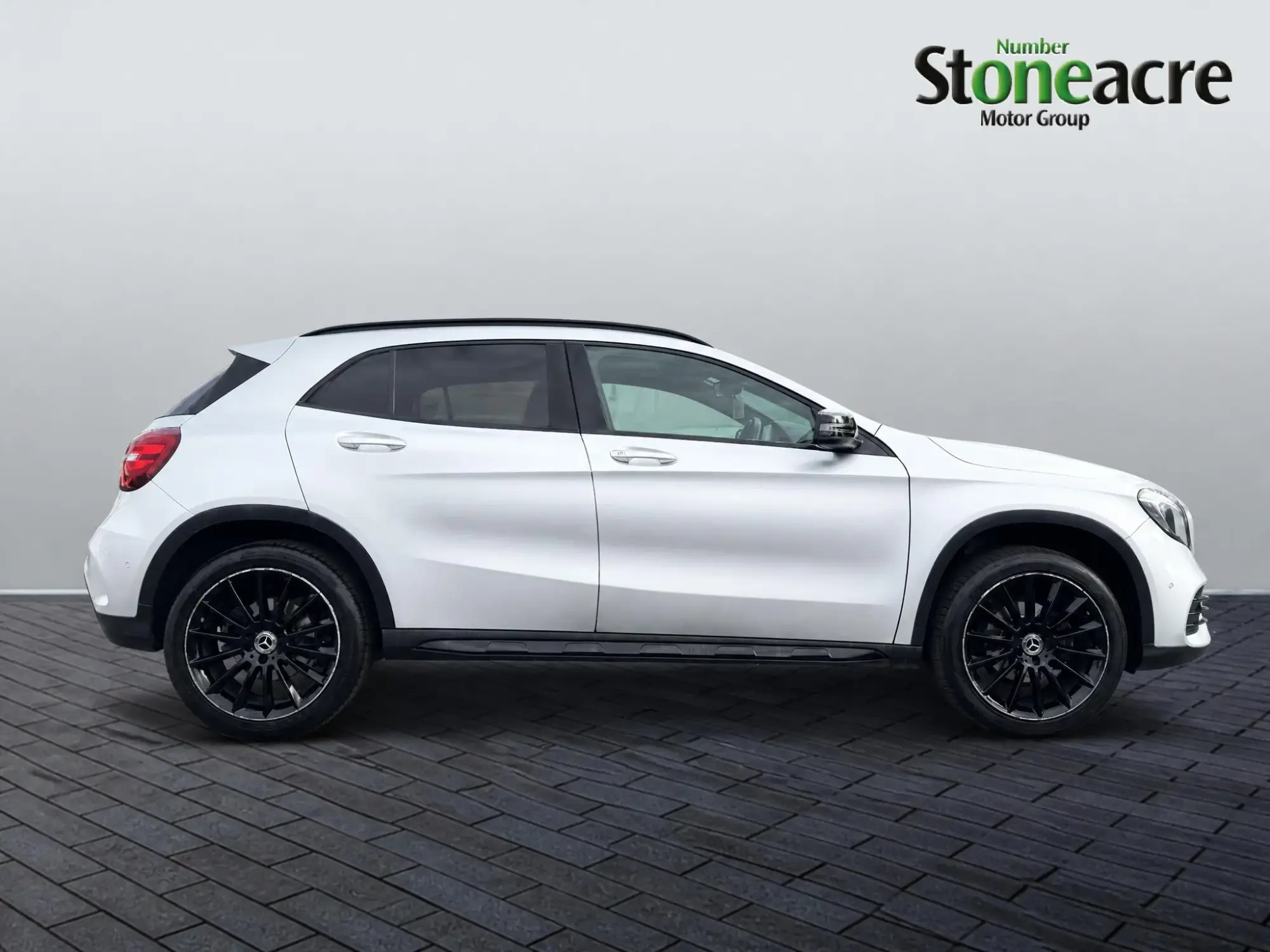 Mercedes-Benz GLA Image 2 Mercedes-Benz GLA Image 2