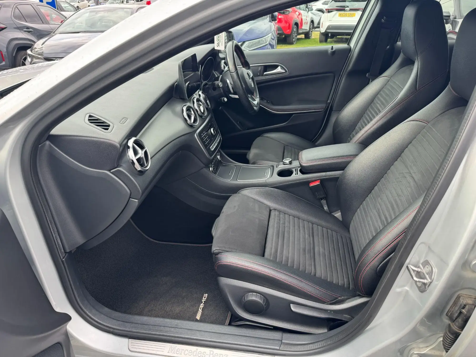 Mercedes-Benz GLA Image 14 Mercedes-Benz GLA Image 14