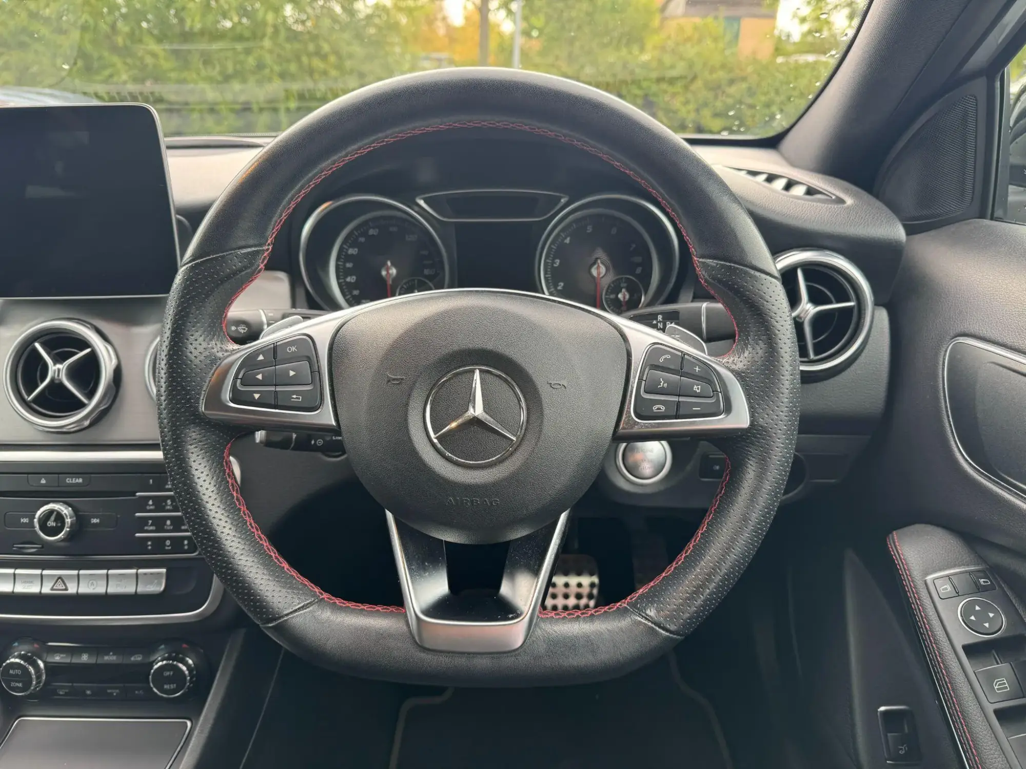 Mercedes-Benz GLA Image 17 Mercedes-Benz GLA Image 17