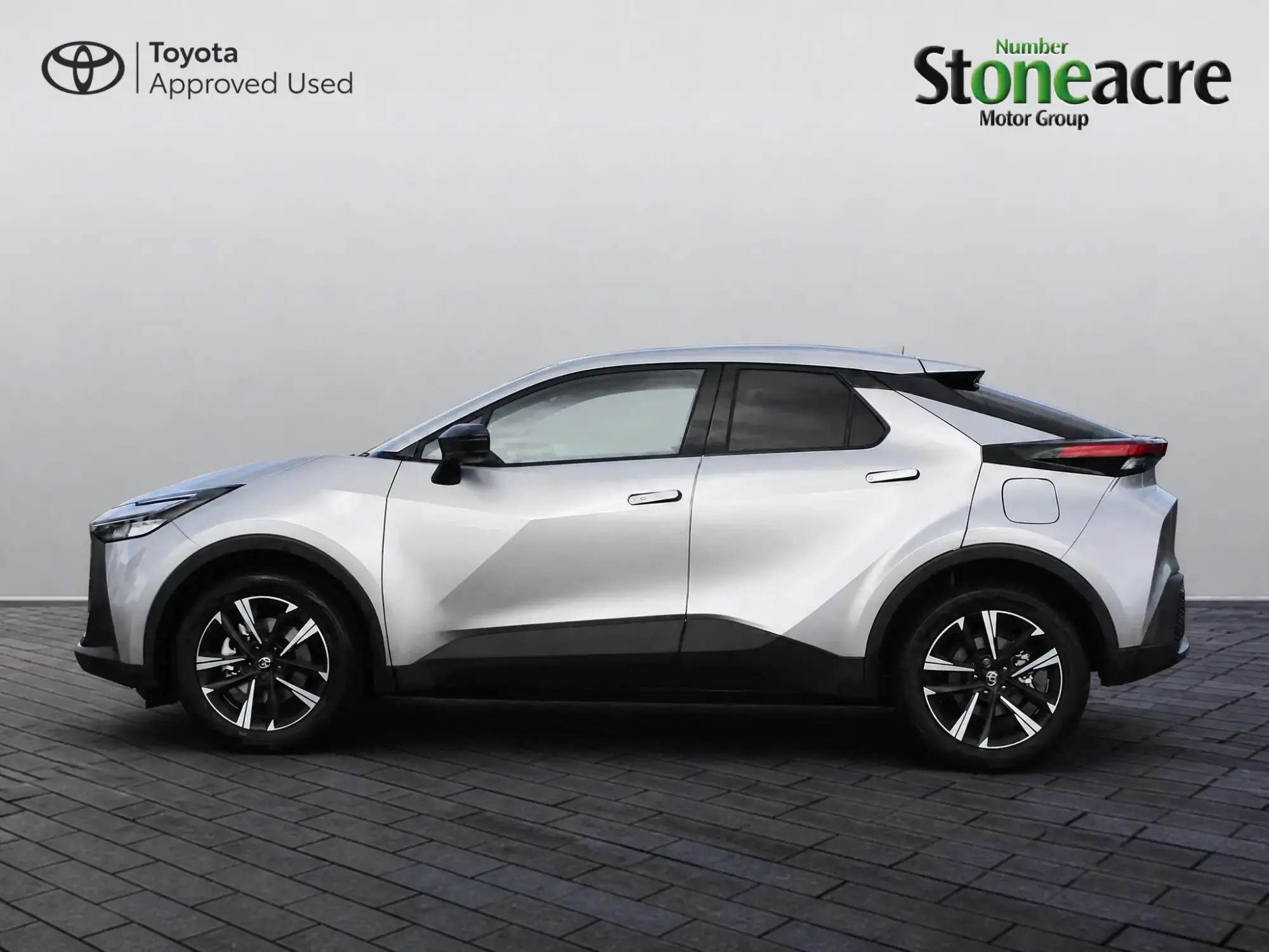 Toyota C-HR Plug-in Hybrid Image 6 Toyota C-HR Plug-in Hybrid Image 6