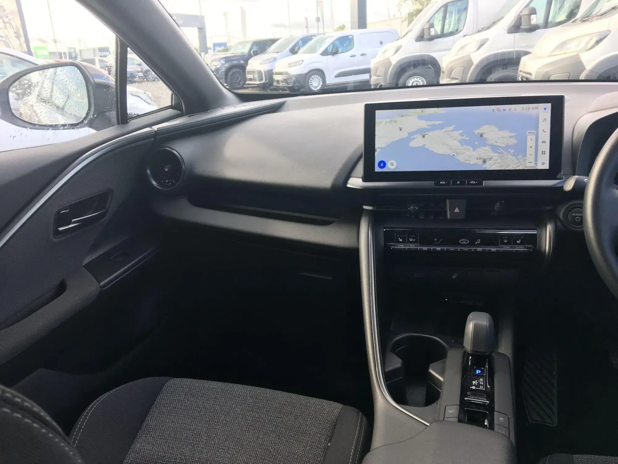 Toyota C-HR Plug-in Hybrid Image 13 Toyota C-HR Plug-in Hybrid Image 13