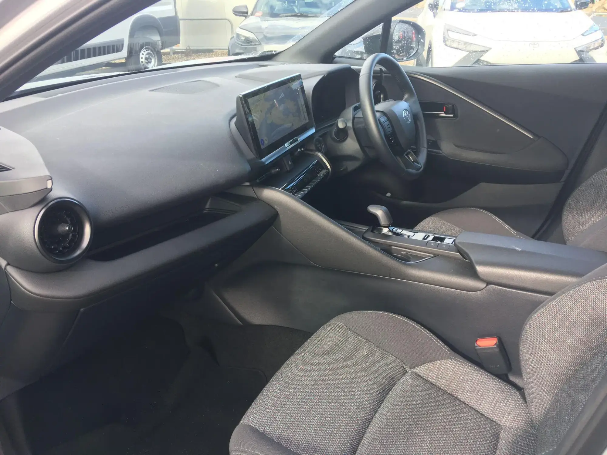 Toyota C-HR Plug-in Hybrid Image 15 Toyota C-HR Plug-in Hybrid Image 15