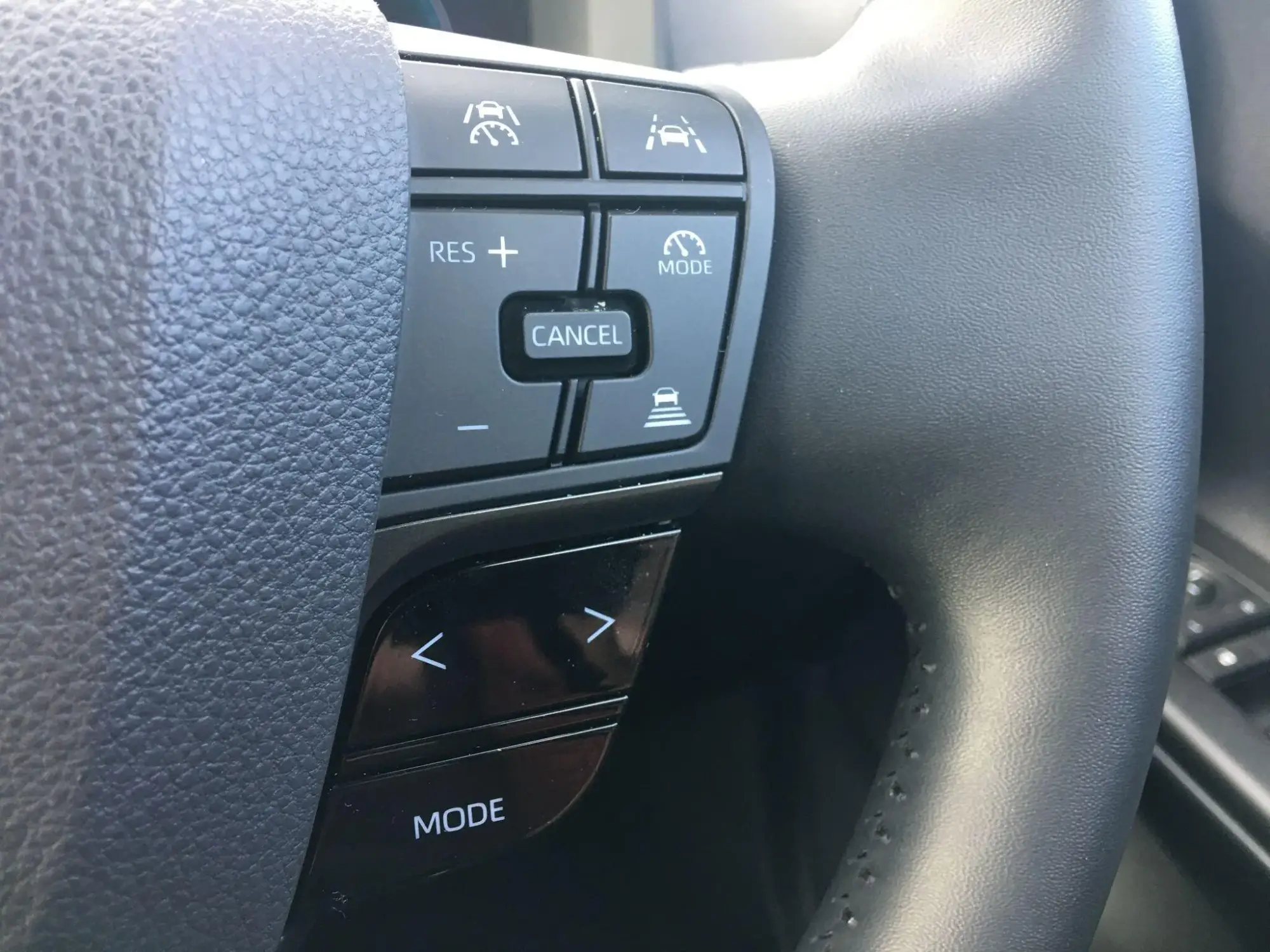 Toyota C-HR Plug-in Hybrid Image 20 Toyota C-HR Plug-in Hybrid Image 20