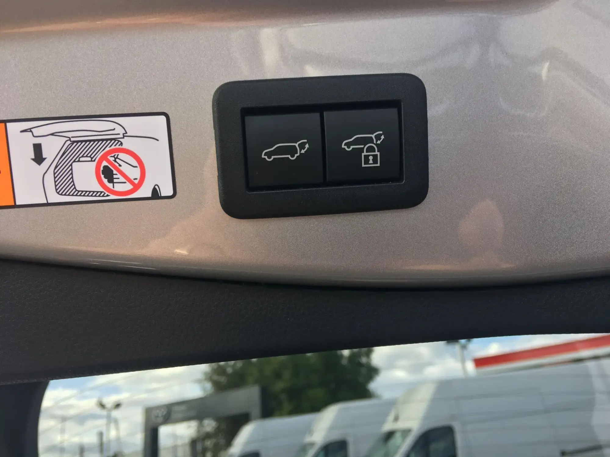 Toyota C-HR Plug-in Hybrid Image 27 Toyota C-HR Plug-in Hybrid Image 27