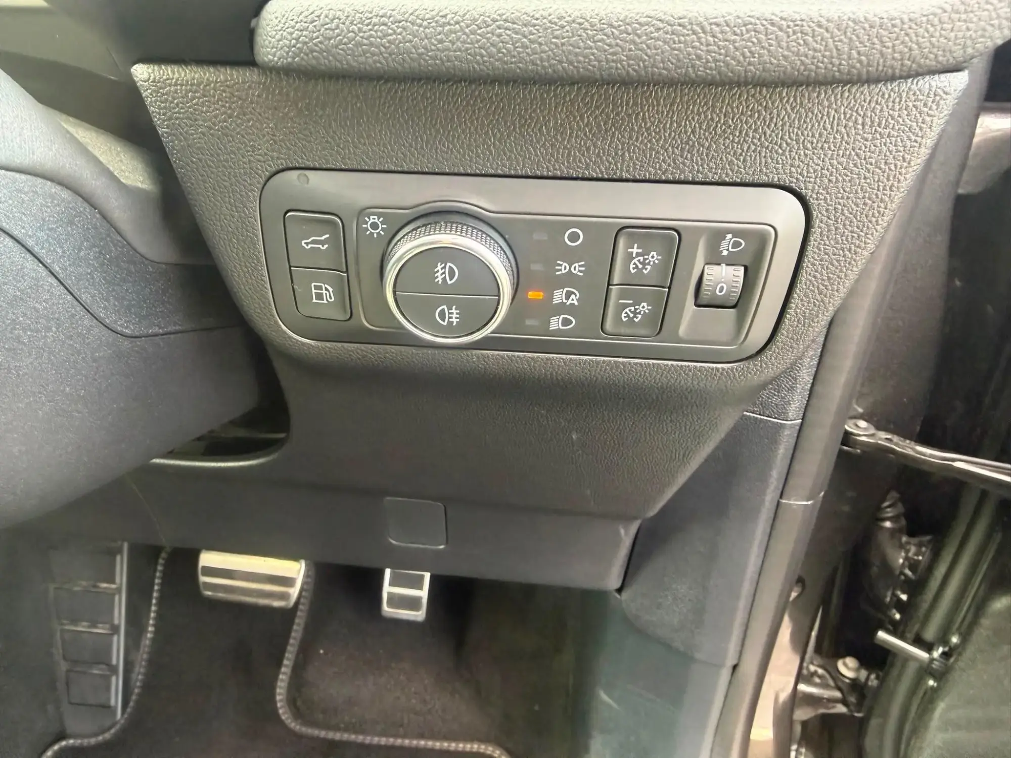 Ford Kuga Plug-In Hybrid Image 12