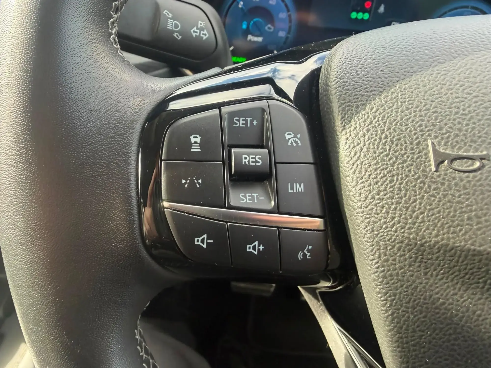 Ford Kuga Plug-In Hybrid Image 16