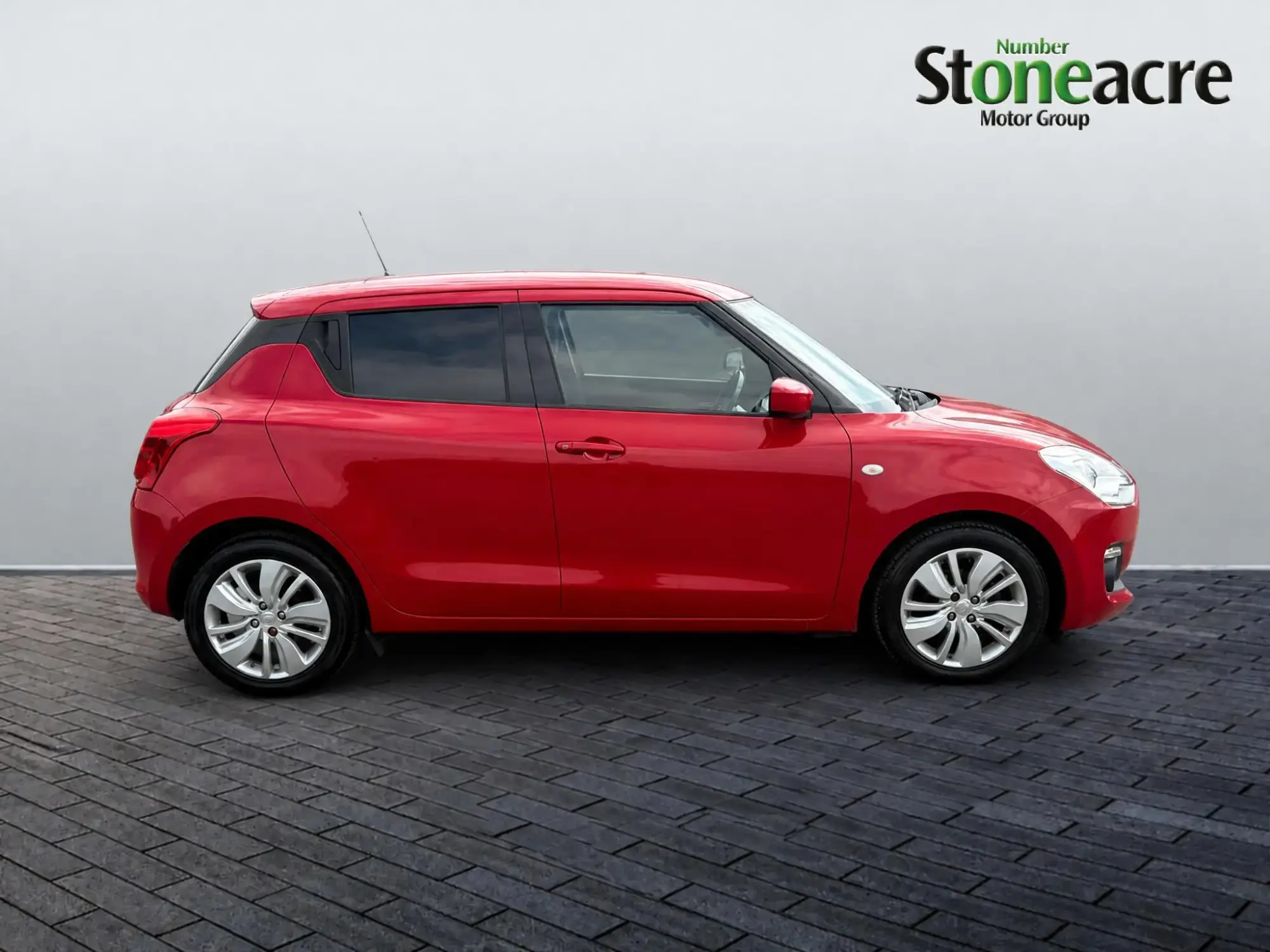 Suzuki Swift Image 2
