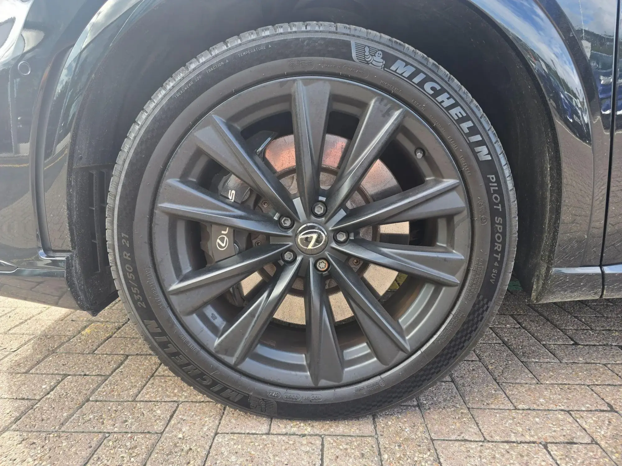 Lexus RX Image 9