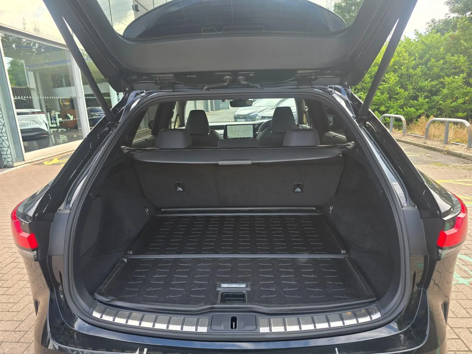 Lexus RX Image 10