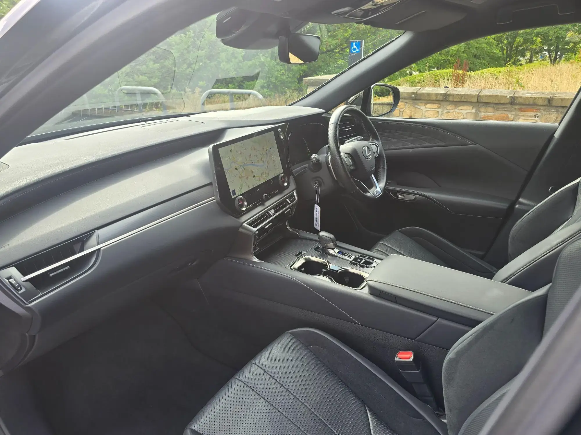 Lexus RX Image 11
