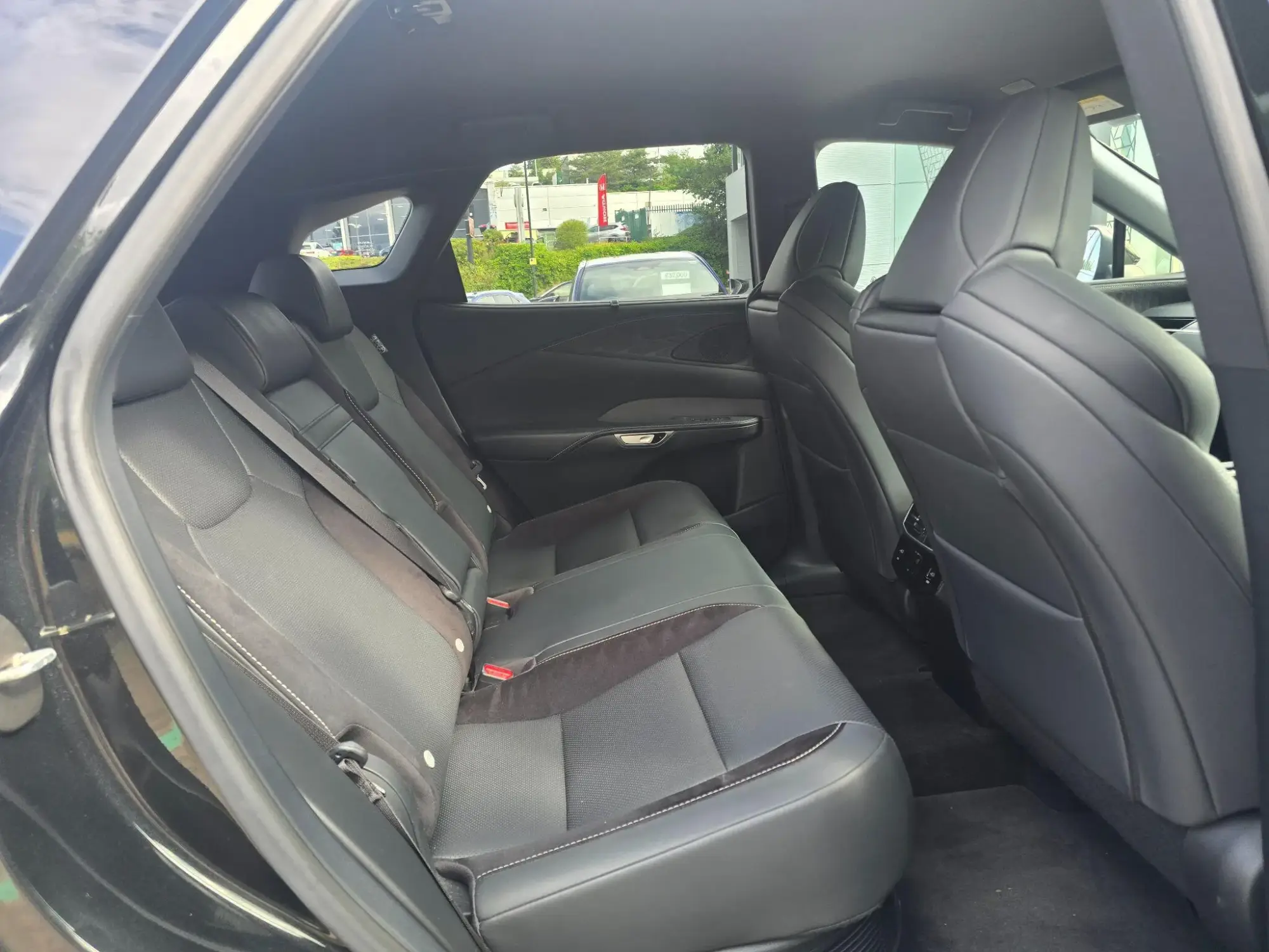 Lexus RX Image 13