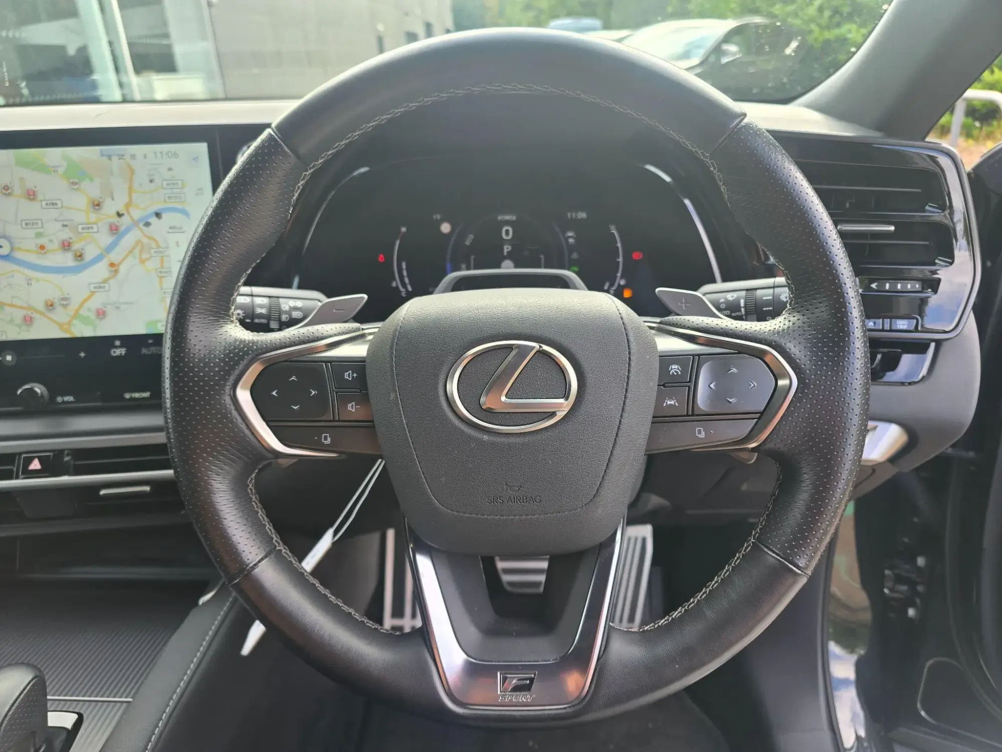 Lexus RX Image 16