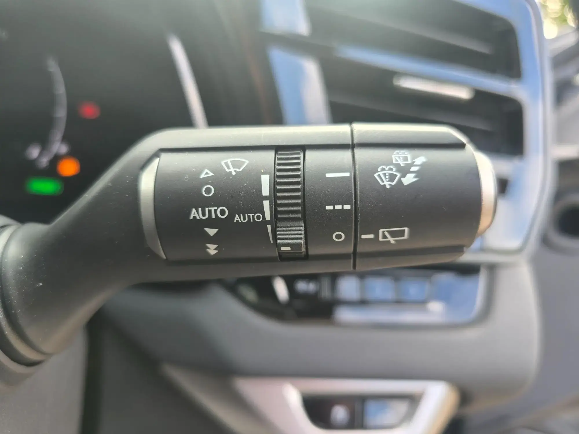 Lexus RX Image 19