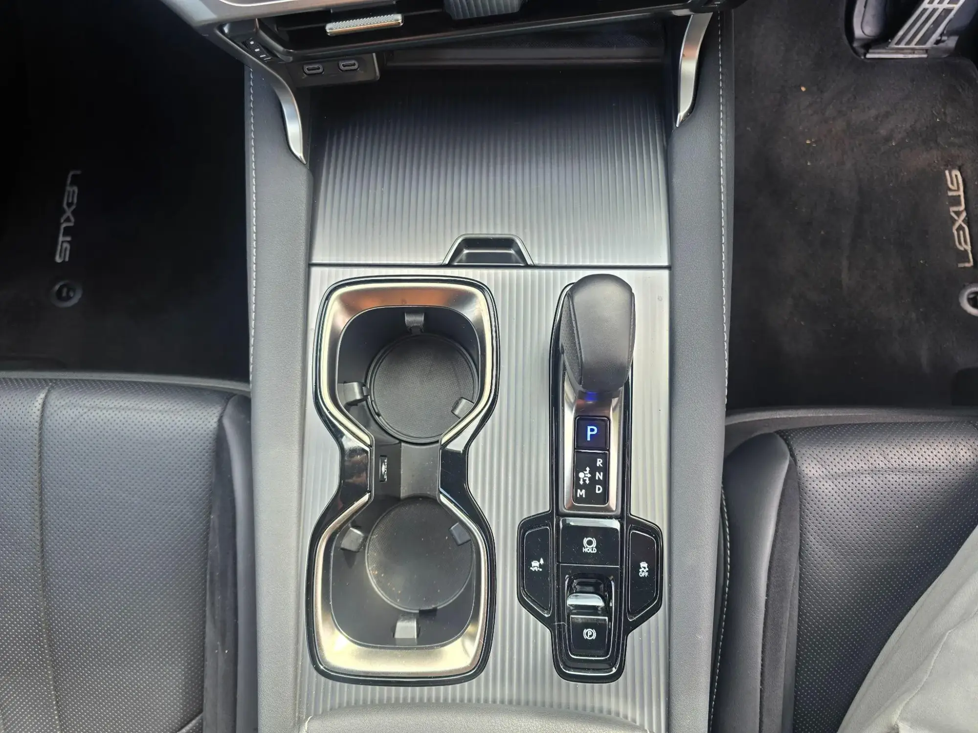 Lexus RX Image 29