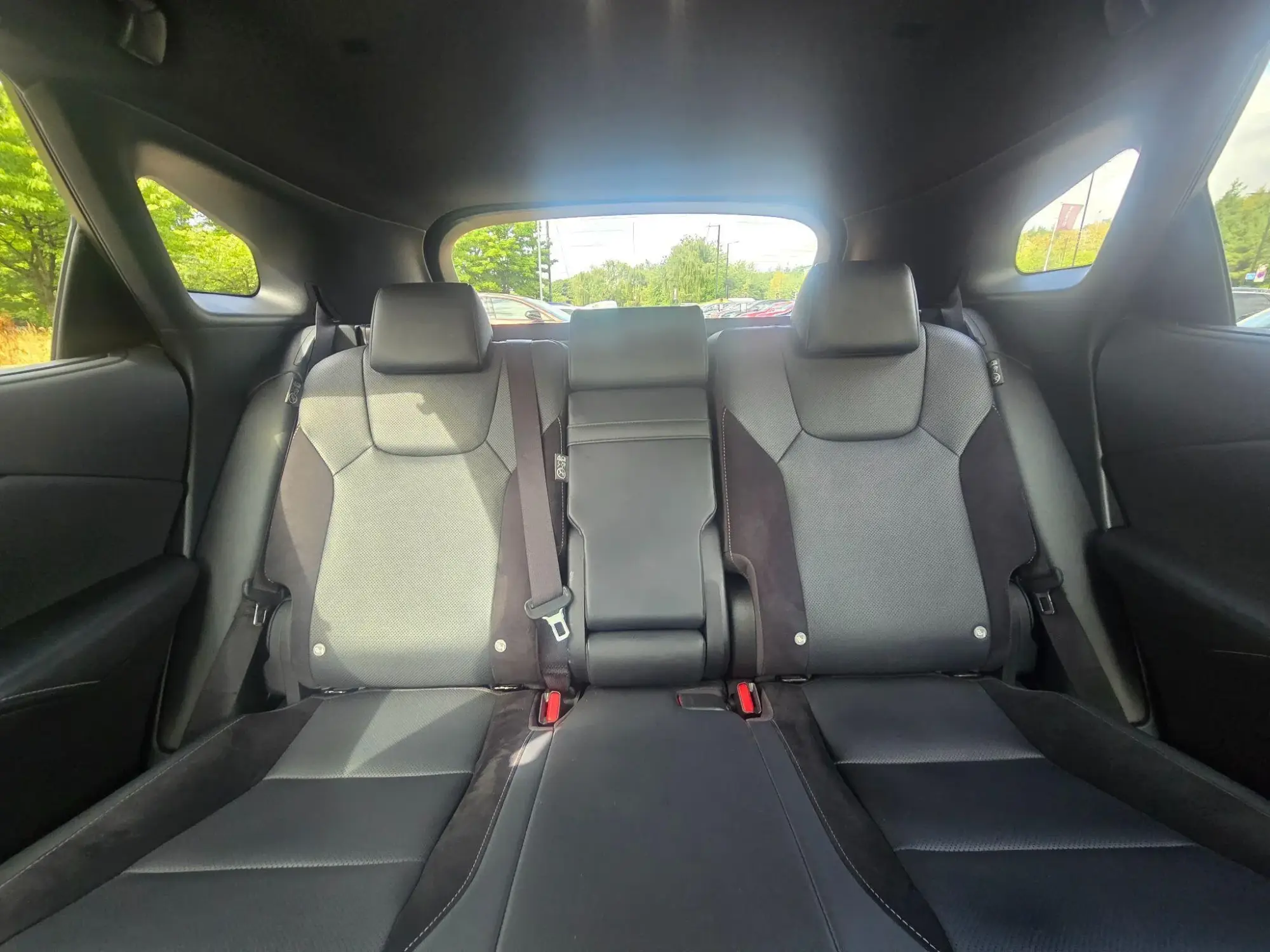 Lexus RX Image 33