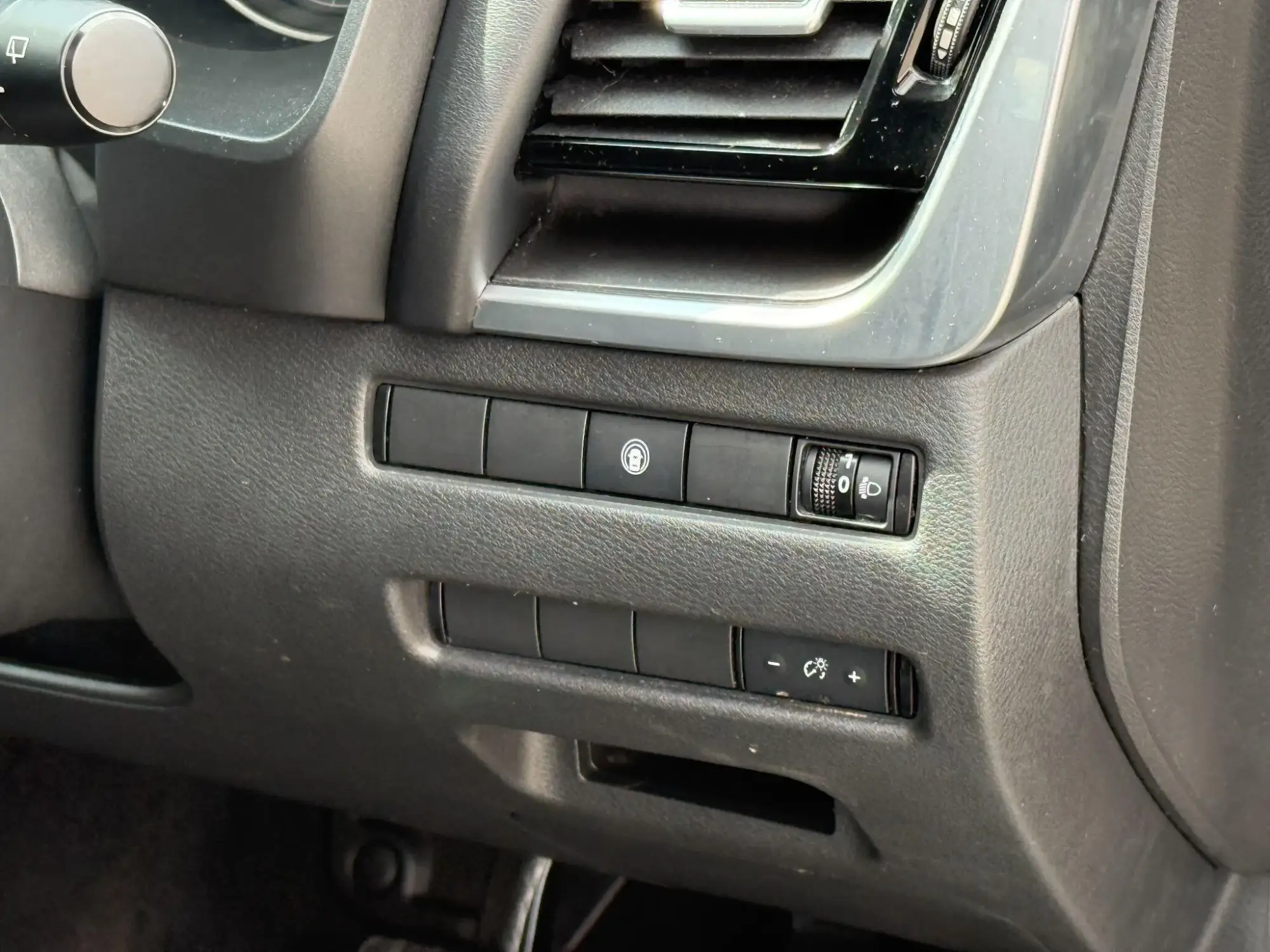 Nissan X-Trail e-POWER Image 17 Nissan X-Trail e-POWER Image 17