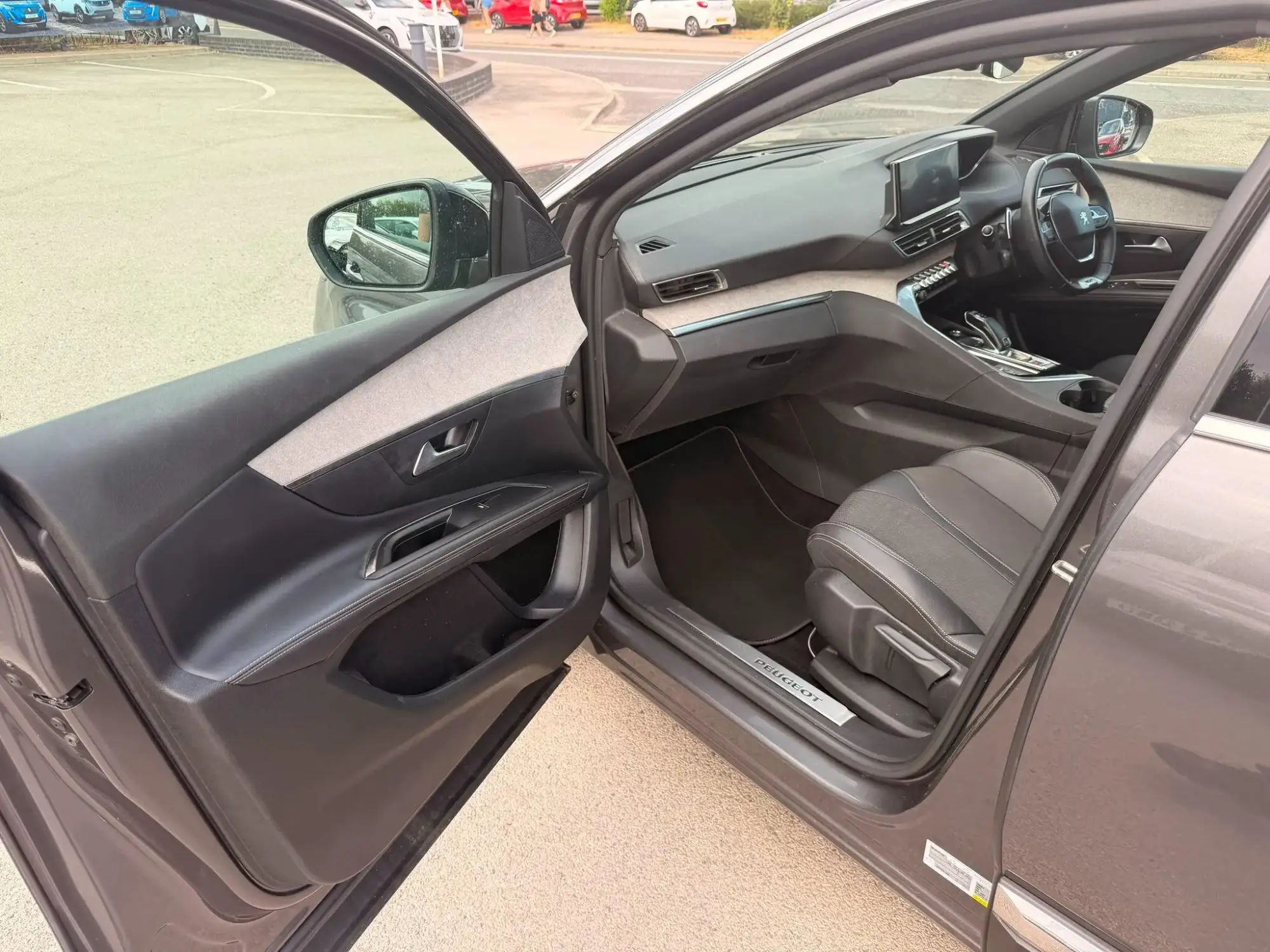 Peugeot 5008 Image 18