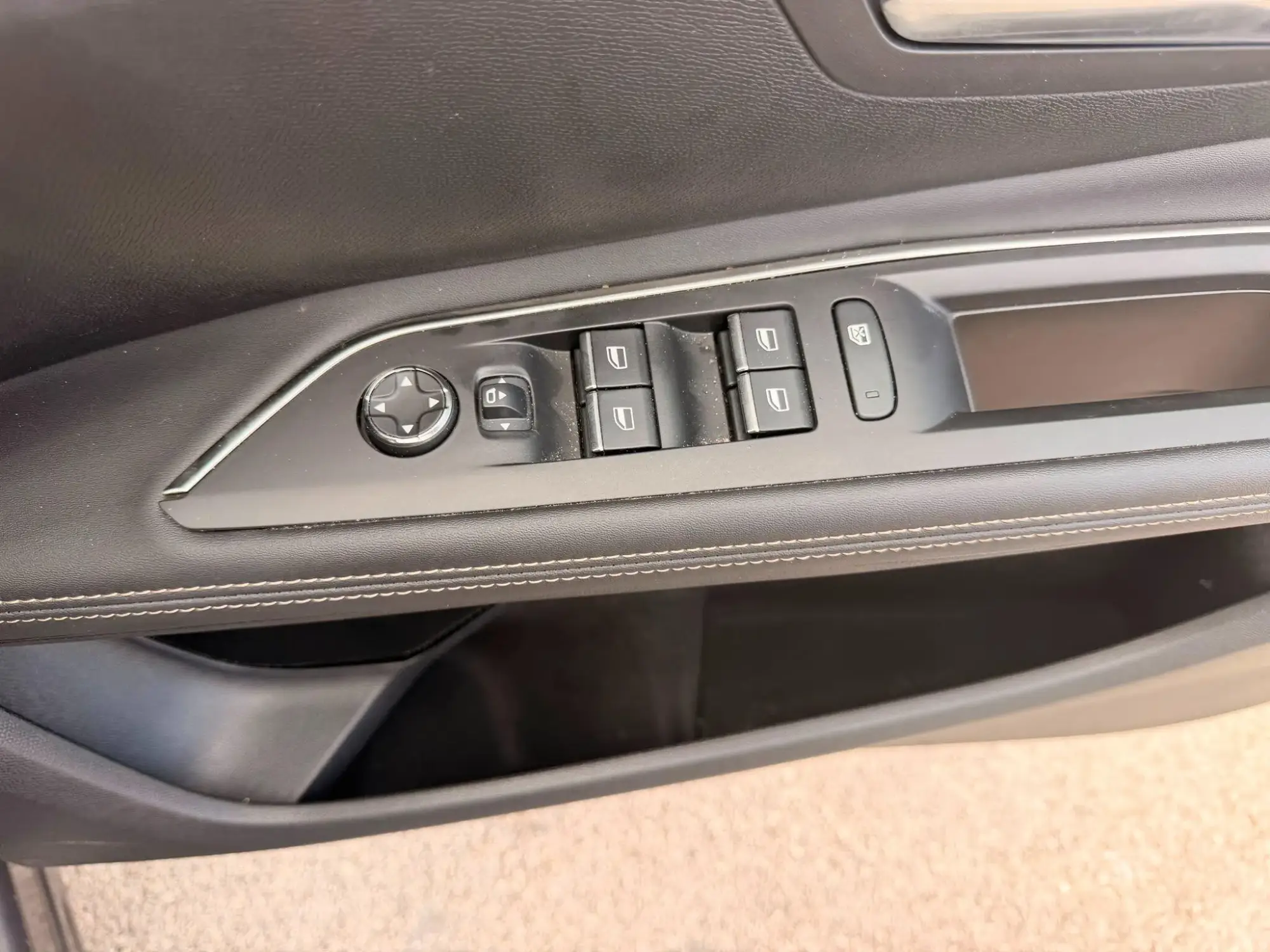 Peugeot 5008 Image 36