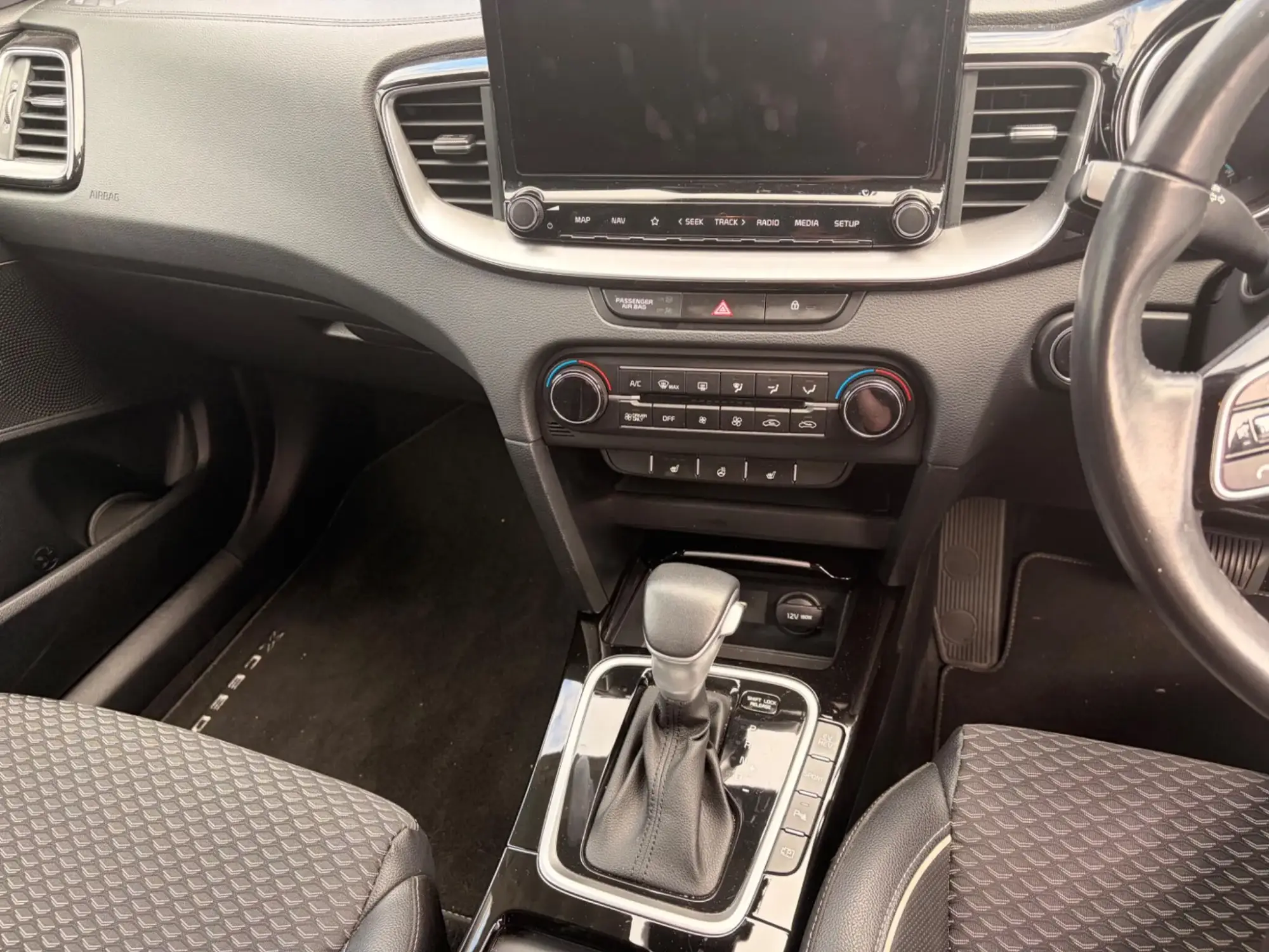 Kia XCeed Plug-In Hybrid Image 10 Kia XCeed Plug-In Hybrid Image 10