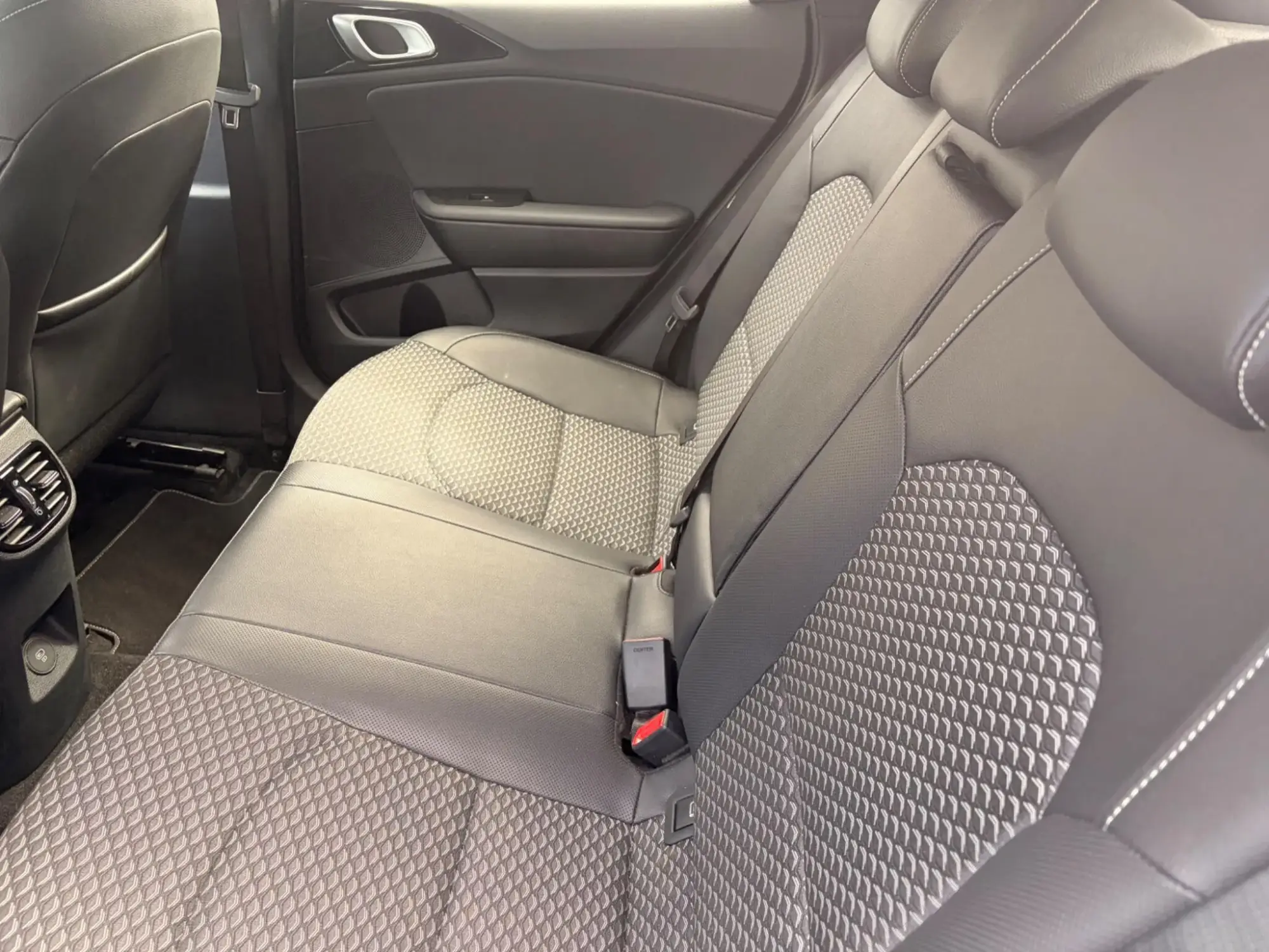 Kia XCeed Plug-In Hybrid Image 13 Kia XCeed Plug-In Hybrid Image 13