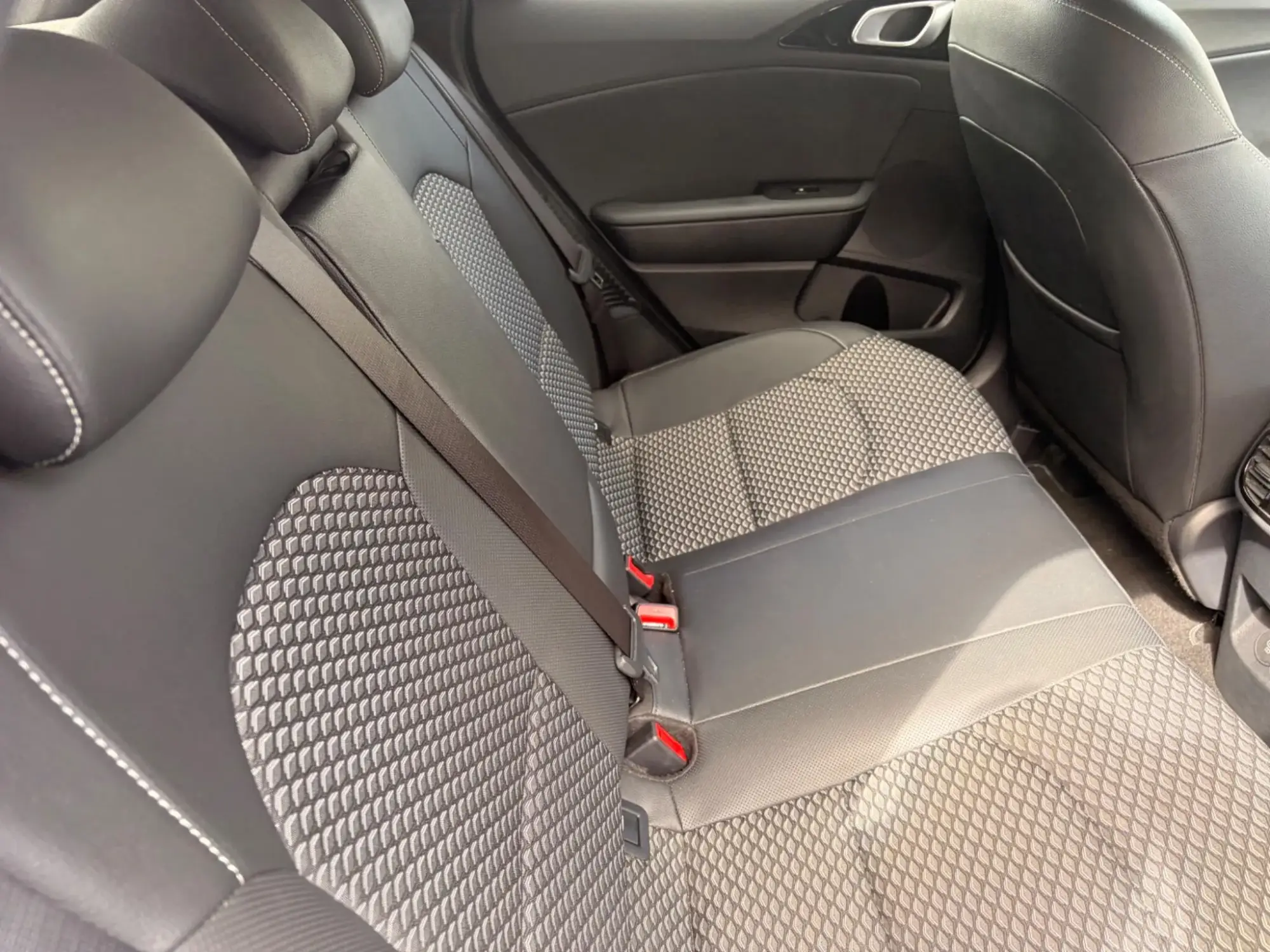 Kia XCeed Plug-In Hybrid Image 14 Kia XCeed Plug-In Hybrid Image 14