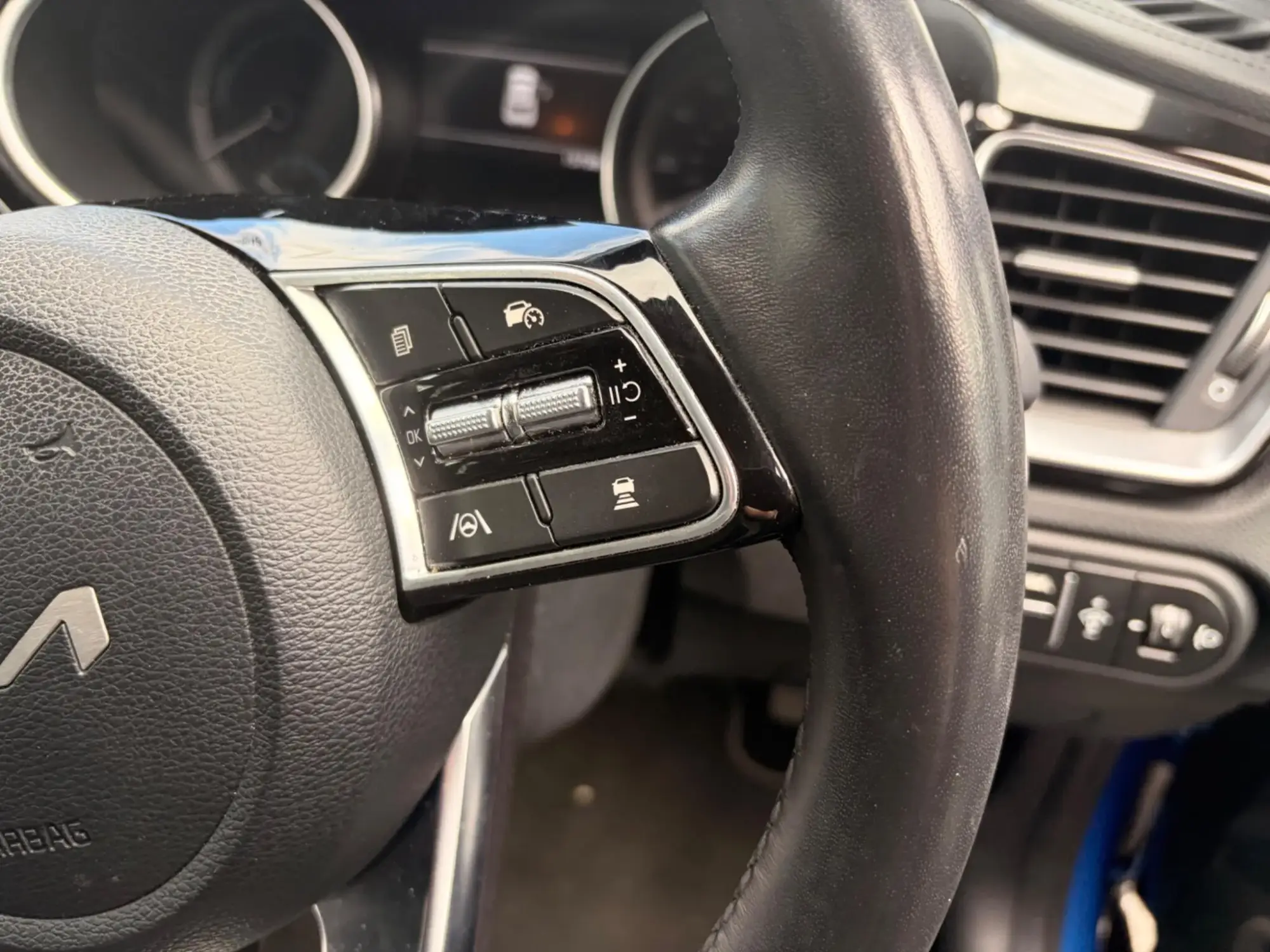 Kia XCeed Plug-In Hybrid Image 15 Kia XCeed Plug-In Hybrid Image 15