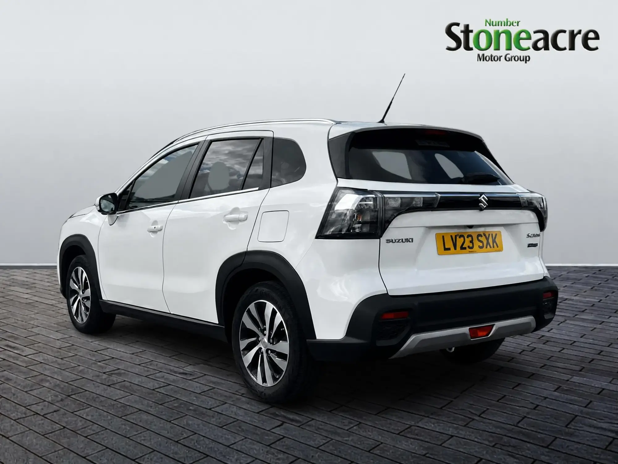 Suzuki S-Cross Hybrid Image 4