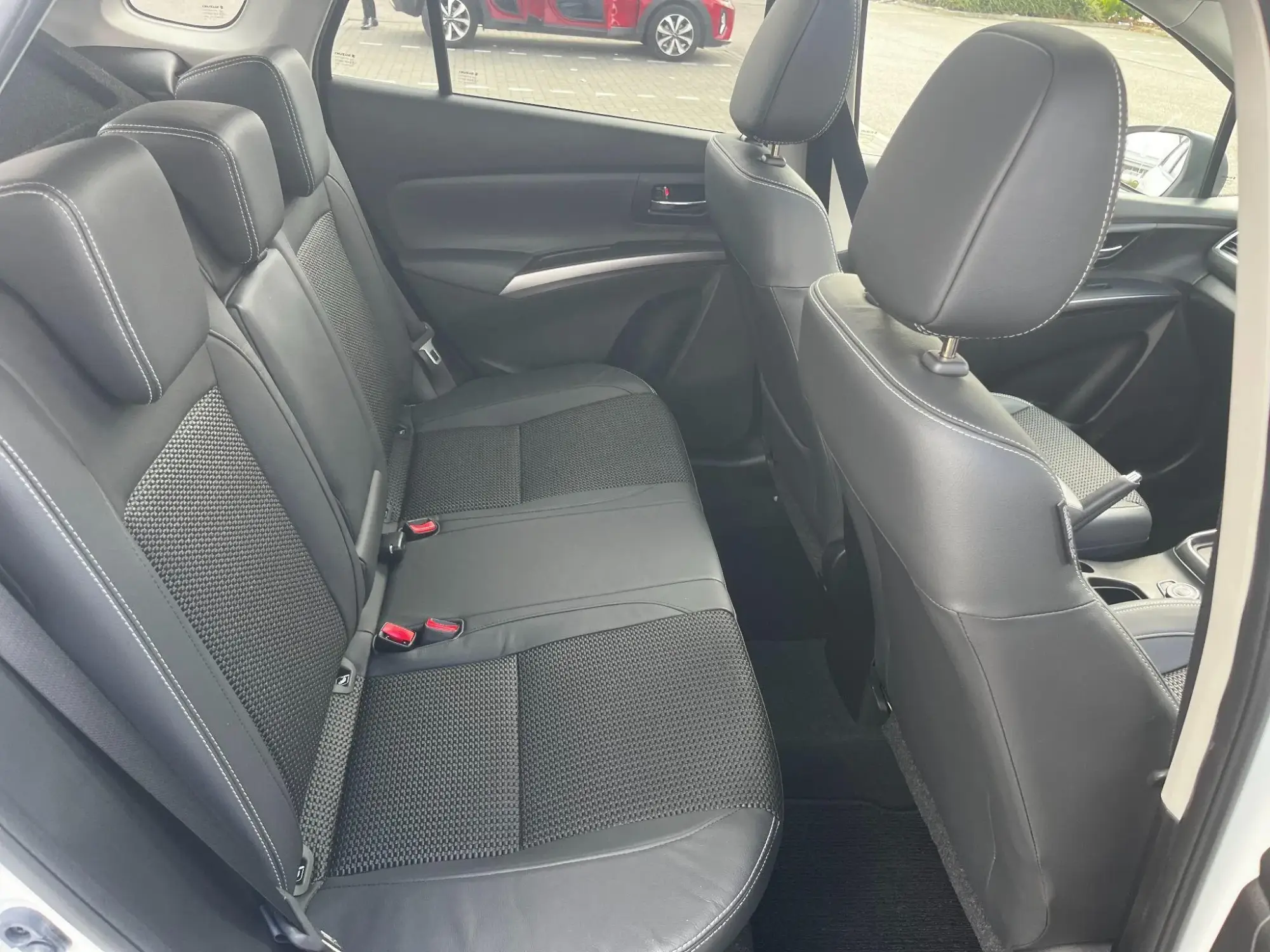 Suzuki S-Cross Hybrid Image 13