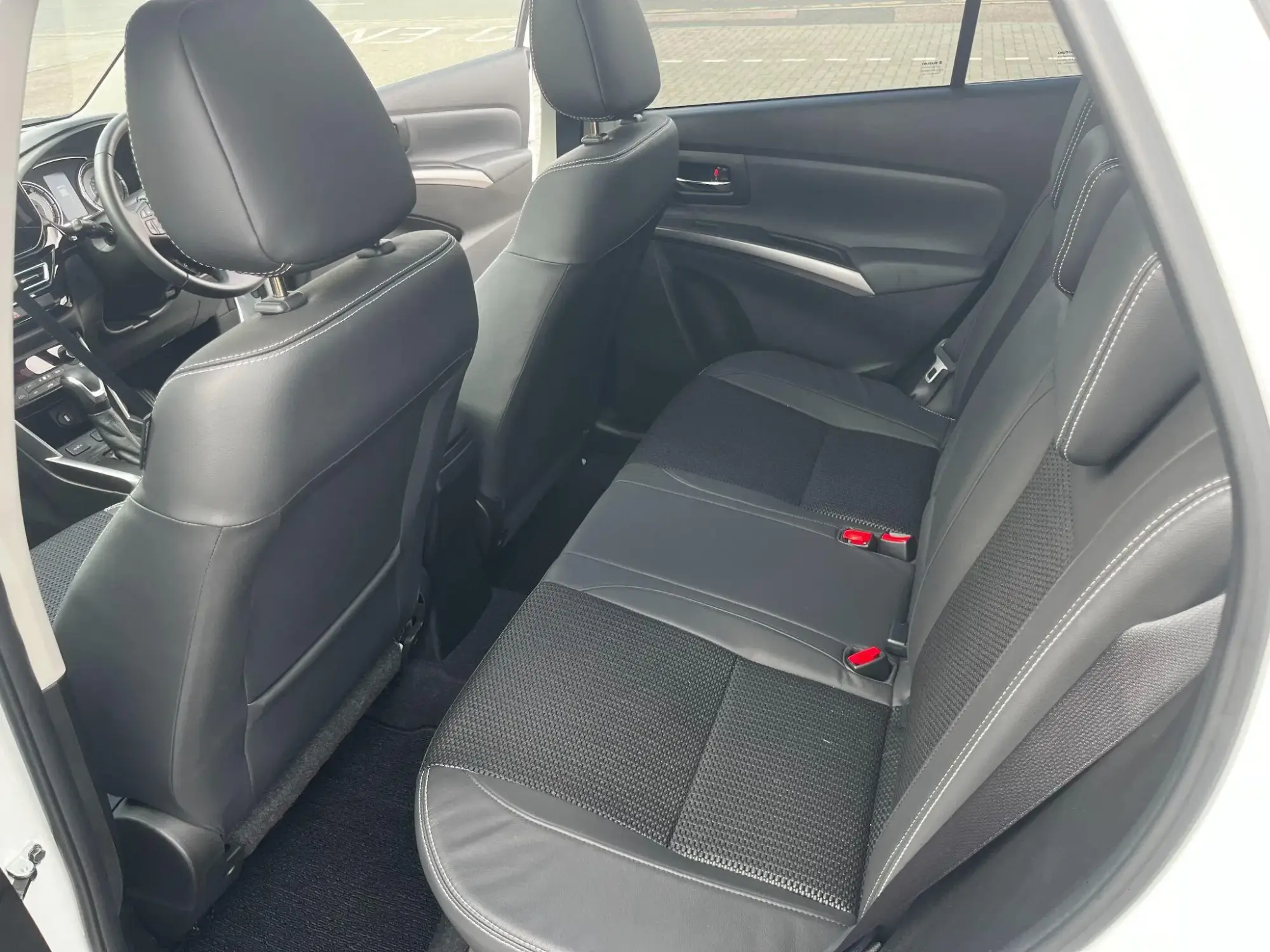 Suzuki S-Cross Hybrid Image 16
