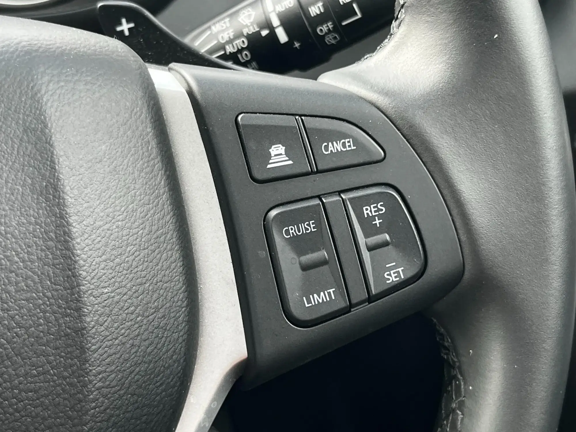 Suzuki S-Cross Hybrid Image 19
