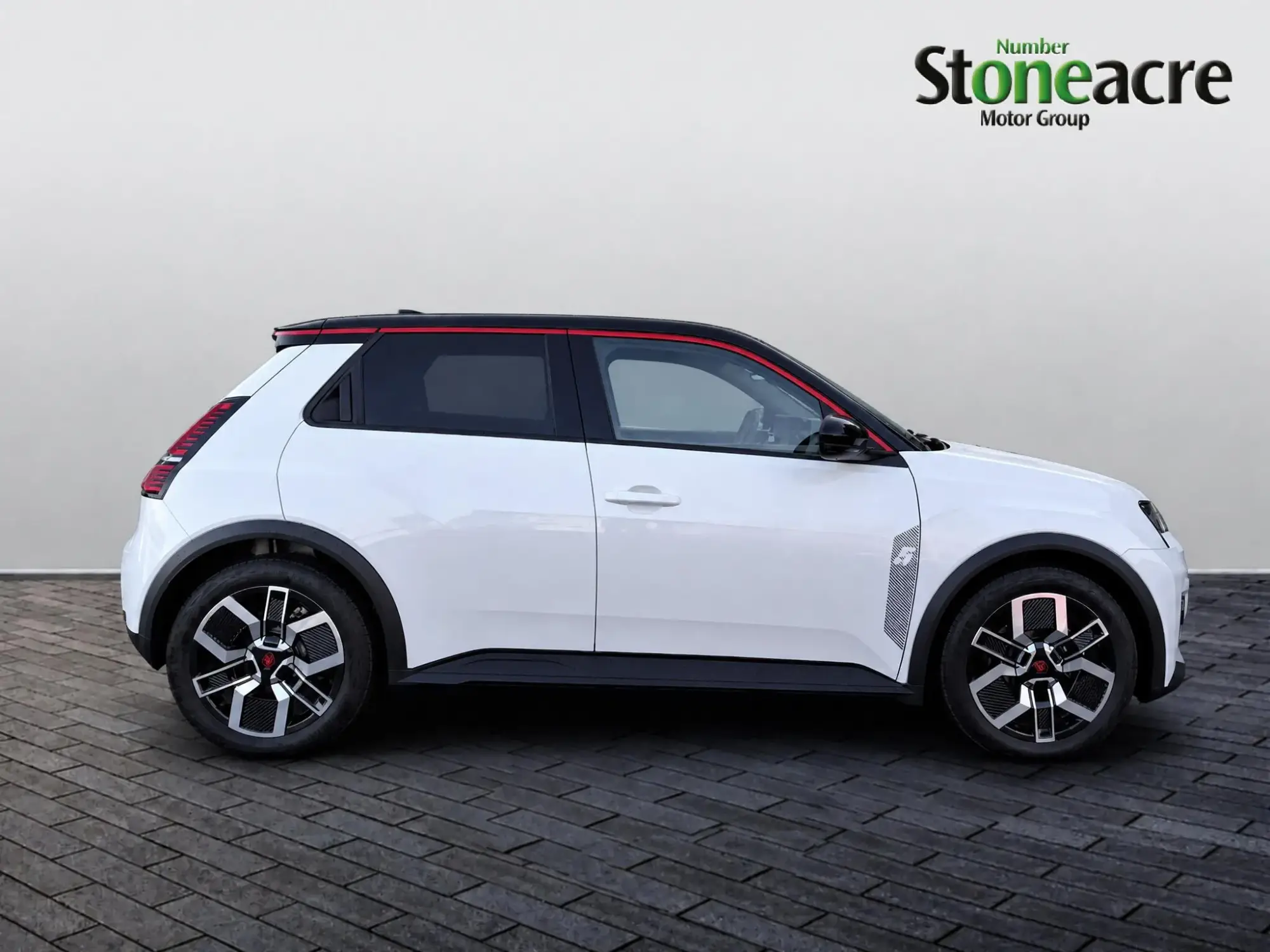 Renault 5 E-Tech Electric Image 2 Renault 5 E-Tech Electric Image 2