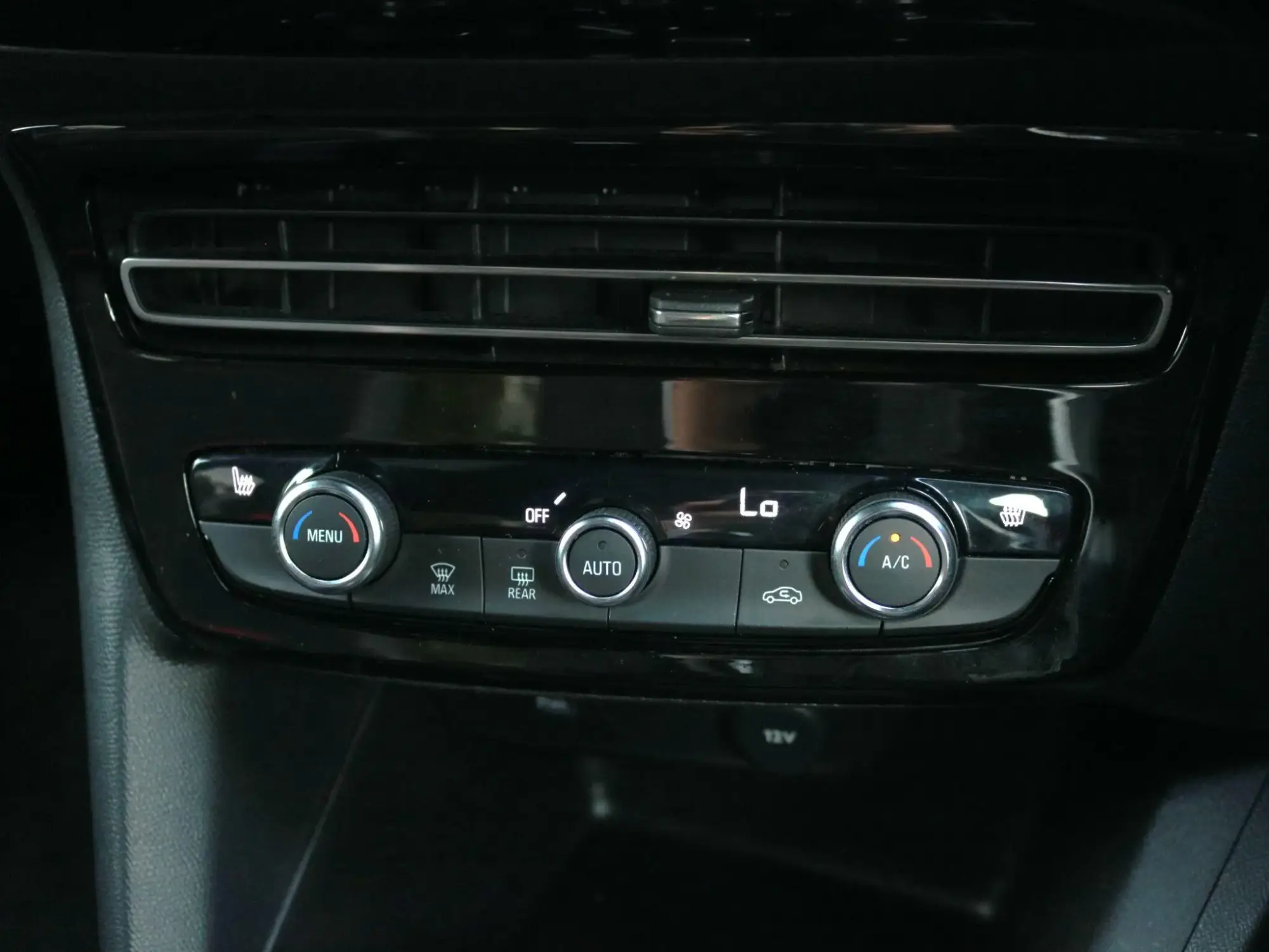Vauxhall Mokka Image 20 Vauxhall Mokka Image 20