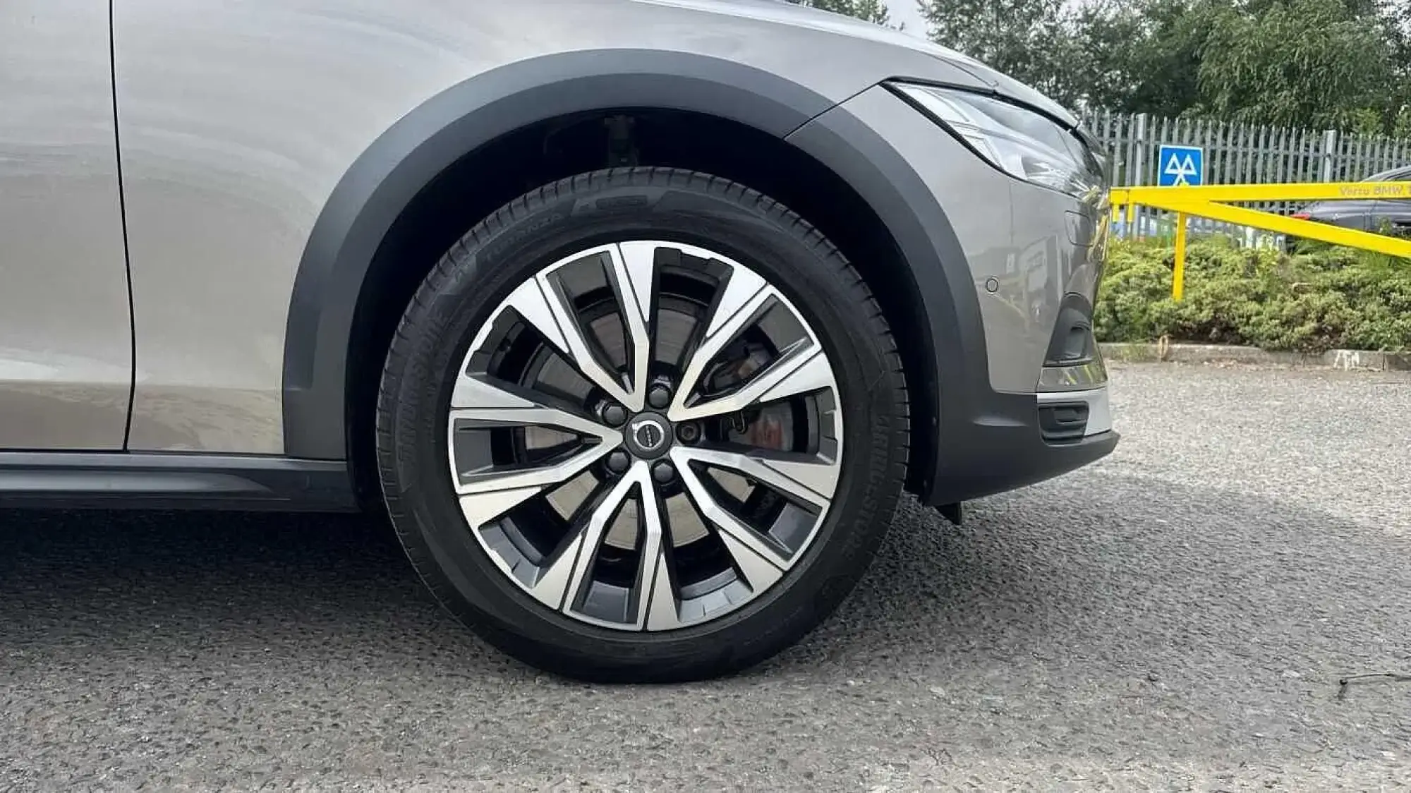 Volvo V90 Cross Country Image 9