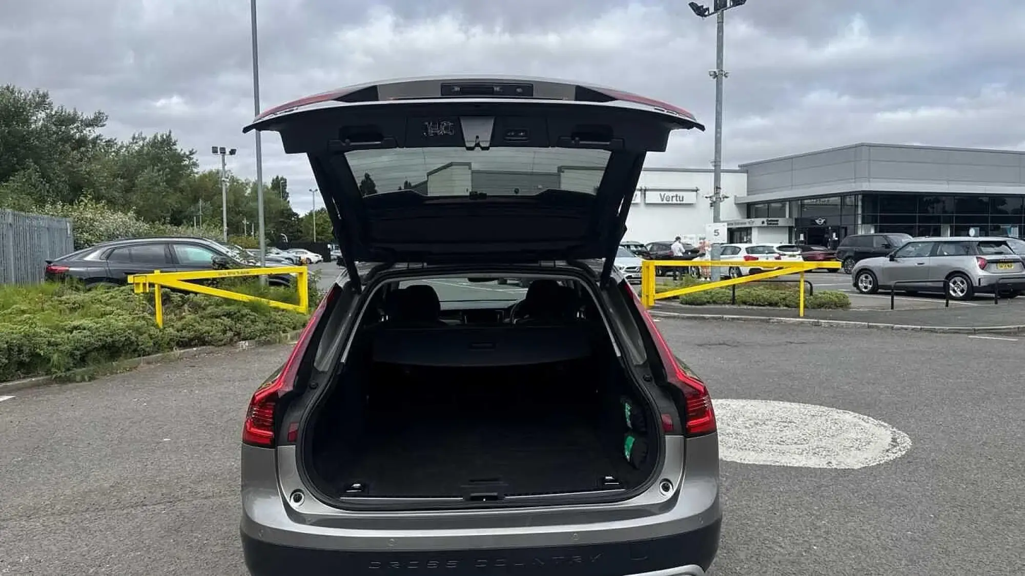 Volvo V90 Cross Country Image 13