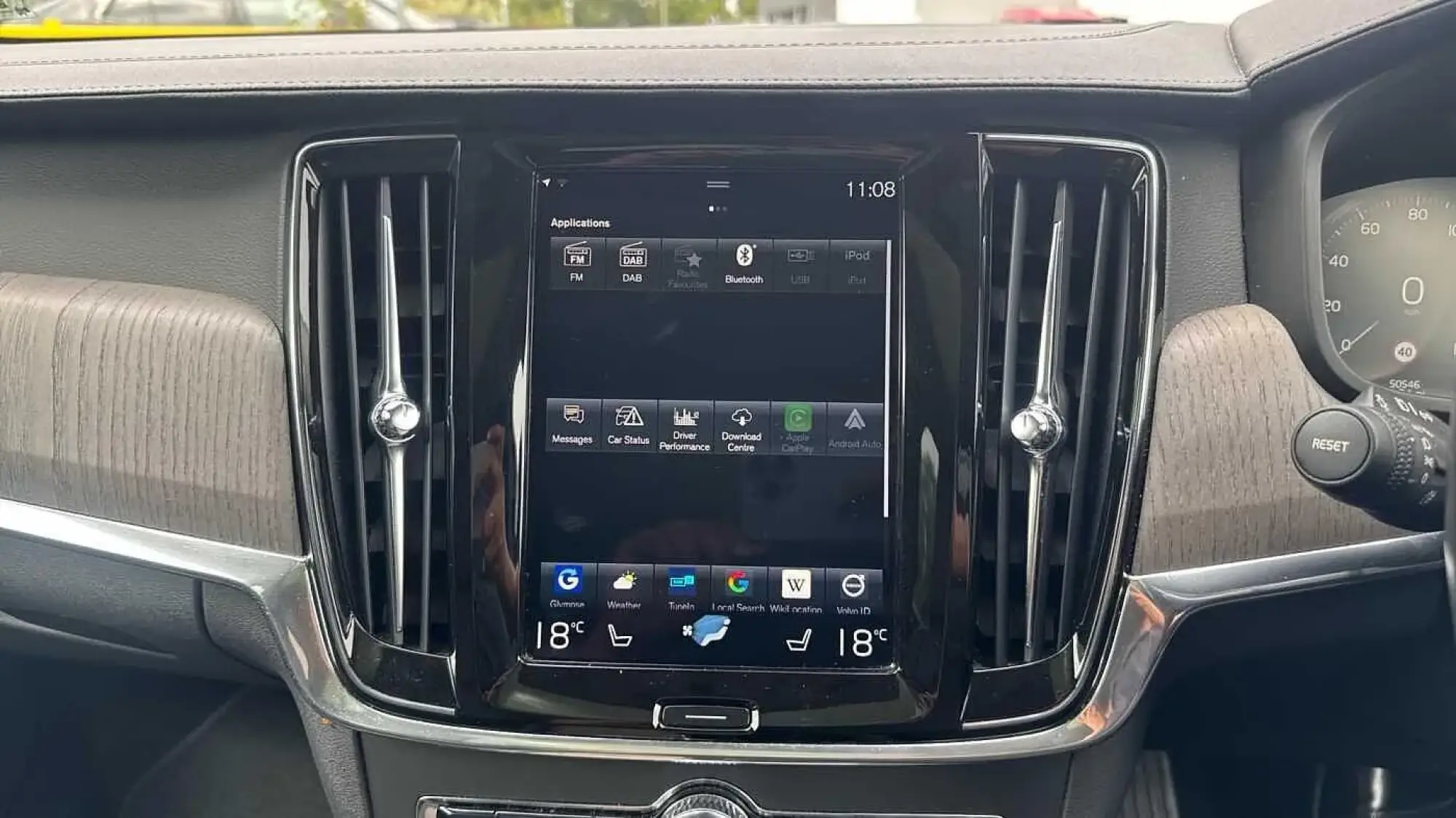 Volvo V90 Cross Country Image 17