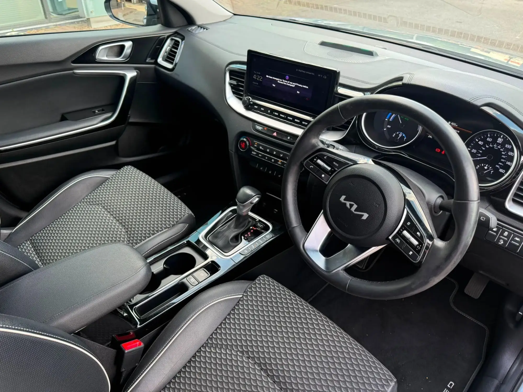 Kia XCeed Plug-In Hybrid Image 12 Kia XCeed Plug-In Hybrid Image 12