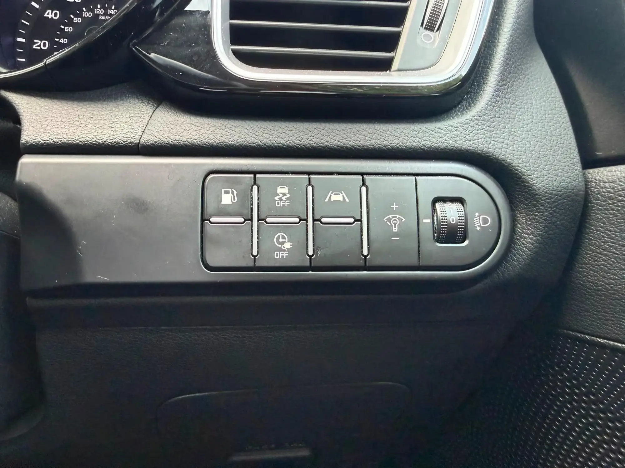 Kia XCeed Plug-In Hybrid Image 19 Kia XCeed Plug-In Hybrid Image 19
