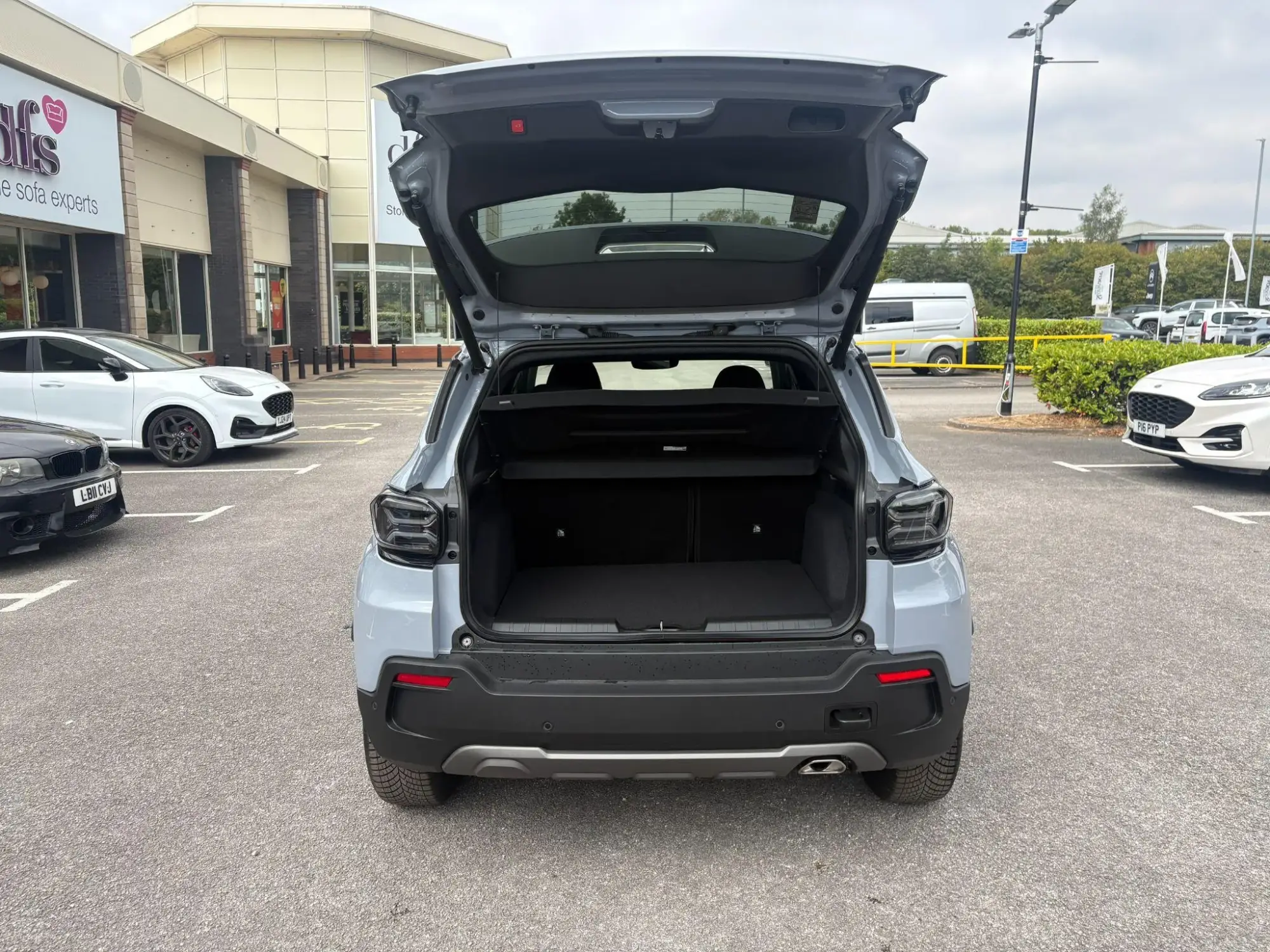 Jeep Avenger e-Hybrid Image 9