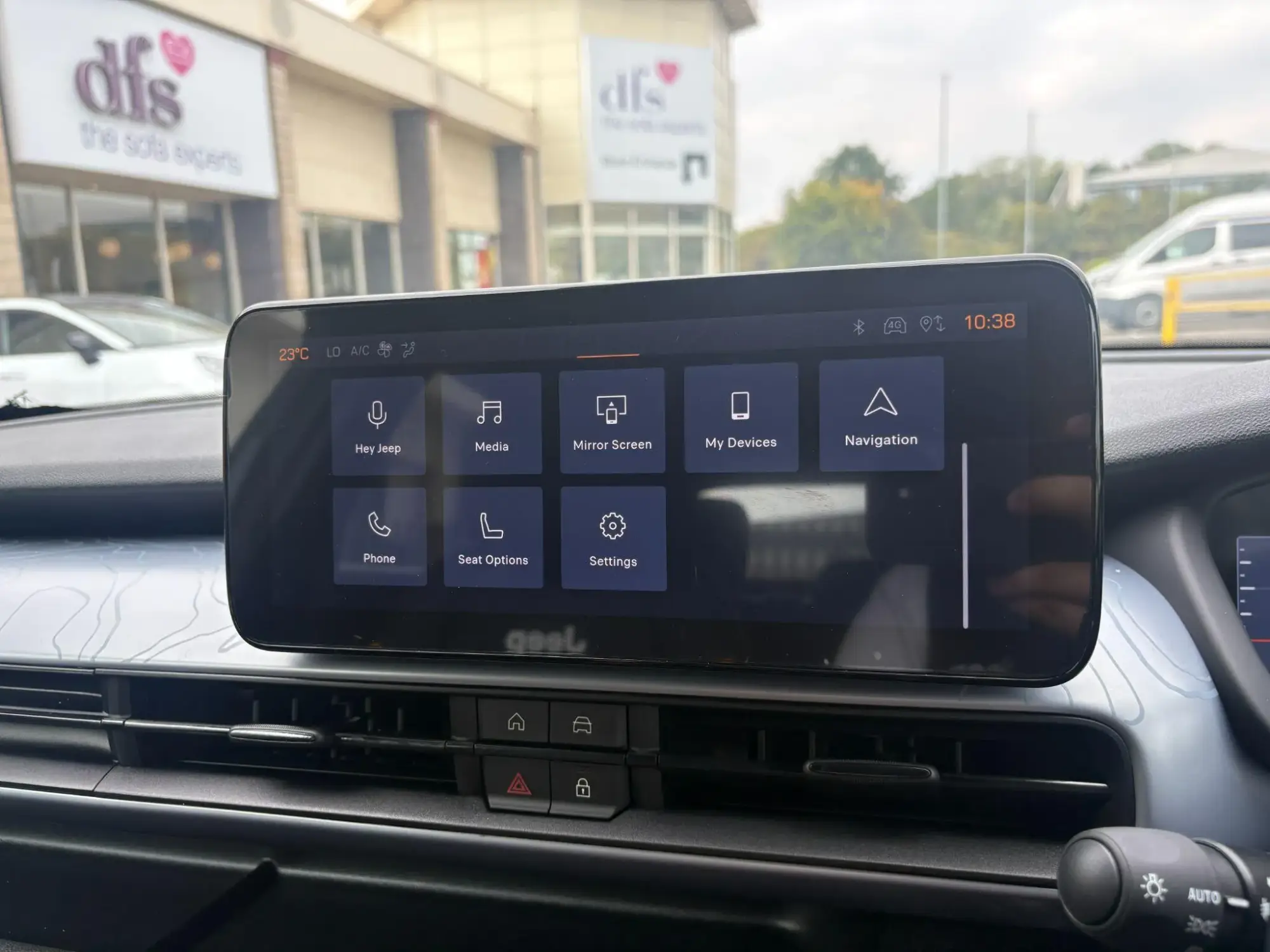 Jeep Avenger e-Hybrid Image 26